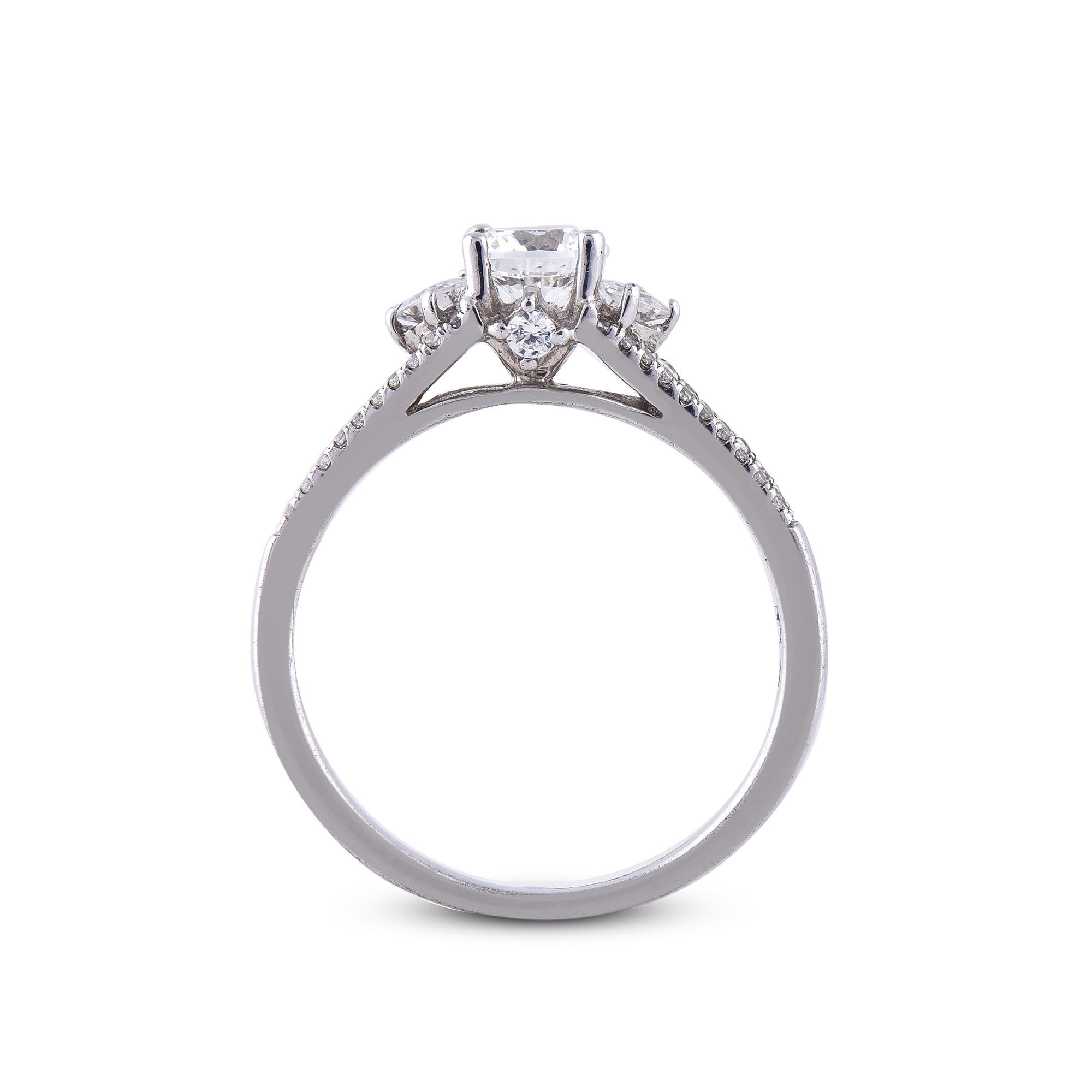 TJD 0,83 Karat 18 Karat Weißgold Verlobungsring mit 3 Steinen in geteiltem Schaft im Zustand „Neu“ im Angebot in New York, NY