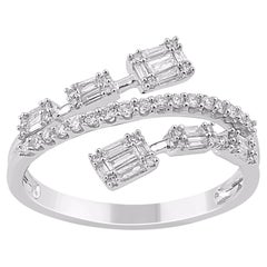 TJD Anello By-Pass Crossover con diamante rotondo e baguette da 1/2 carato in oro bianco 14K