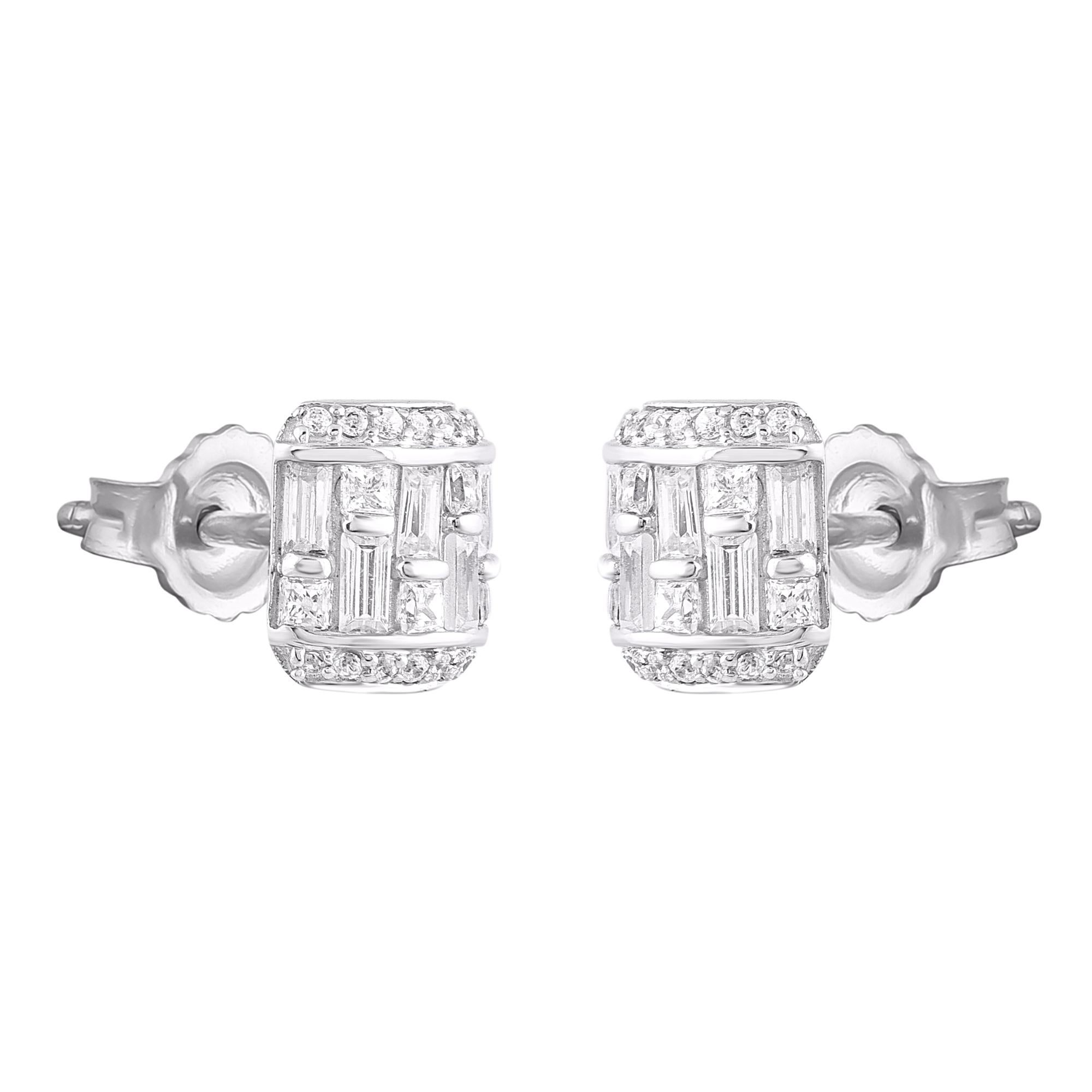 Art Déco TJD Orecchini con diamante rotondo e baguette in oro bianco 14K a forma di cuscino da 1/2 carato in vendita
