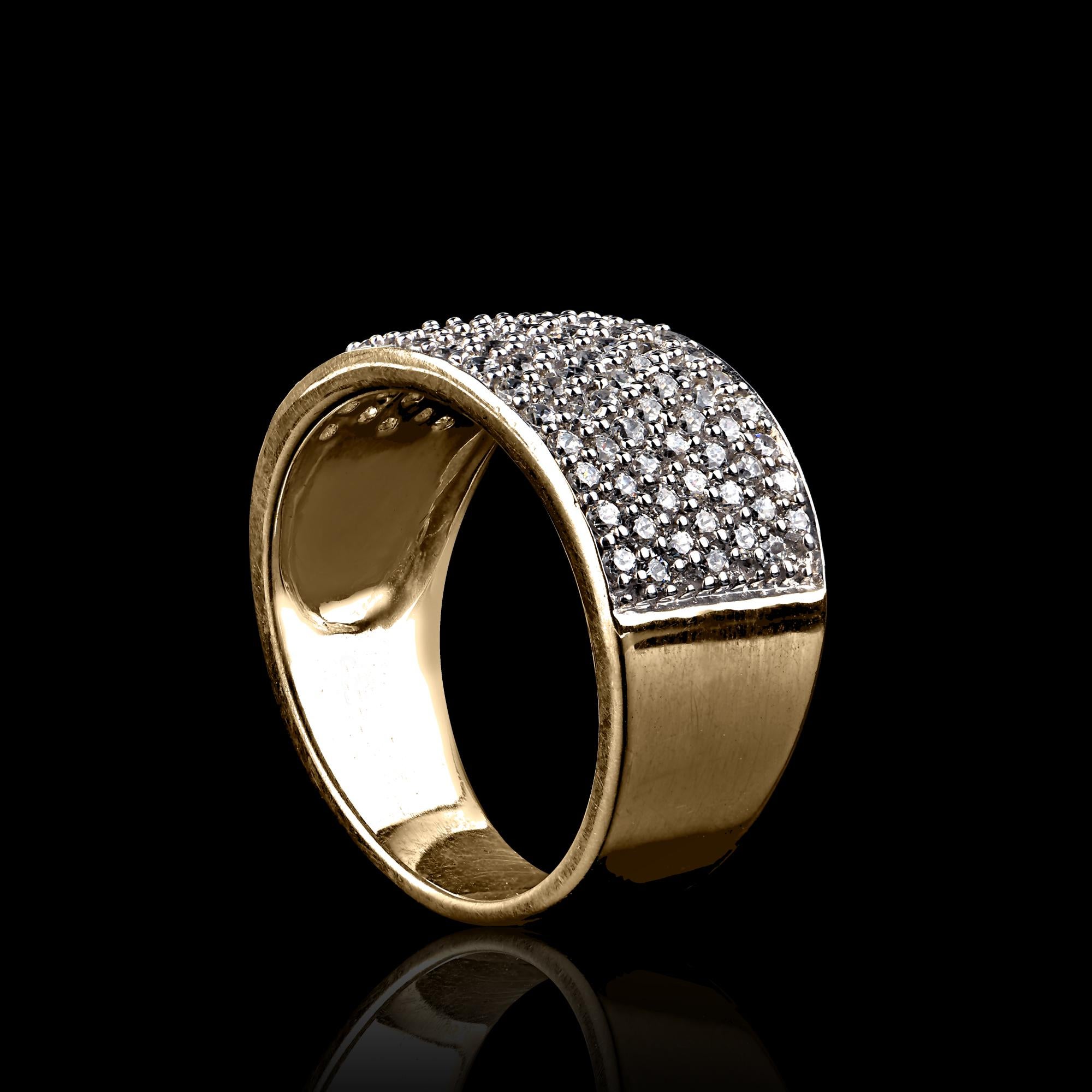 Bague de fiançailles exquise en or blanc 14 carats à grappes, ornée de 101 pierres rondes.  les diamants blancs. Cette bague est superbement détaillée à la perfection et sertie de 1,00 carat de diamants ronds de taille brillant étincelants en serti