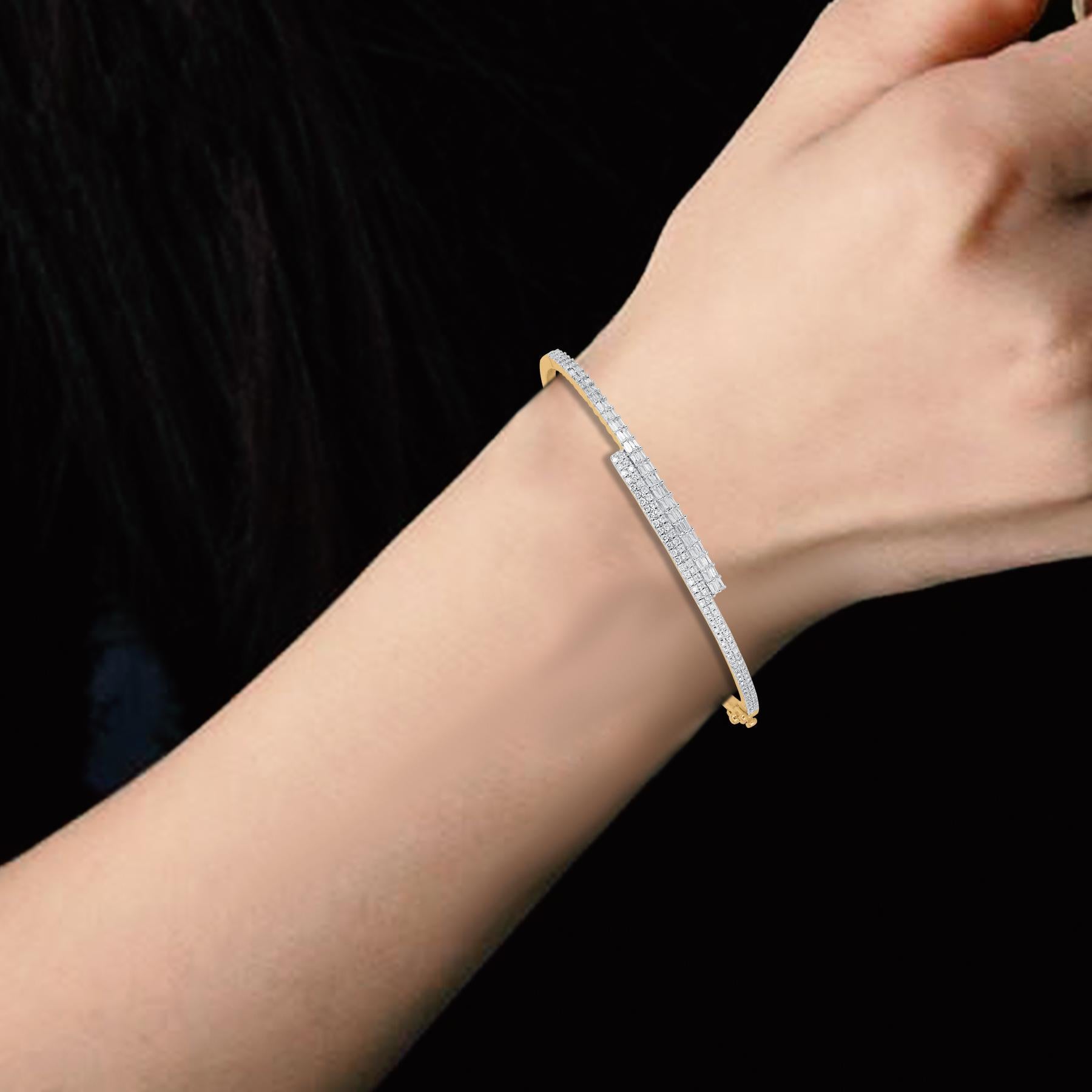 Baguette Cut TJD 1 Carat Natural Round & Baguette Diamond Bangle Bracelet in 14KT Yellow Gold For Sale
