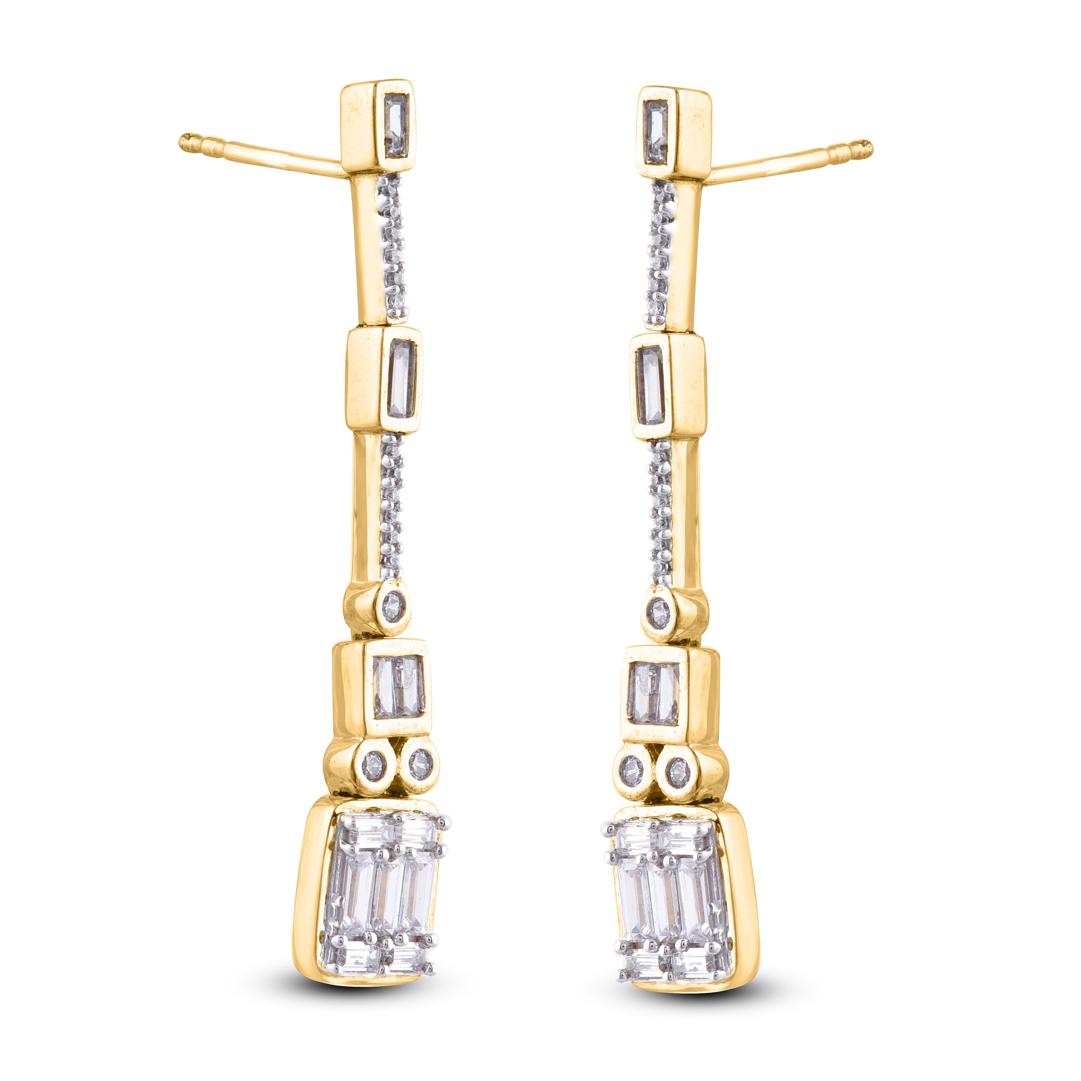 Moderne TJD Boucles d'oreilles fantaisie en or jaune 14 carats diamant baguette et rond en vente