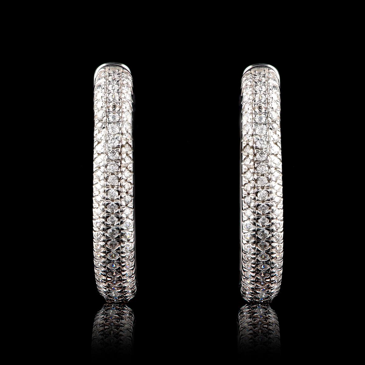 Taille ronde TJD Boucles d'oreilles classiques en or blanc 18 carats à 3 rangs de diamants de 1,0 carat en vente
