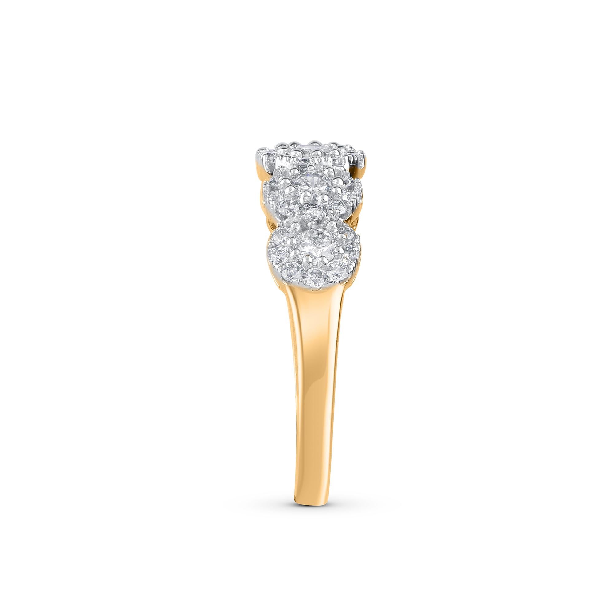 Contemporain TJD 1.0 Carat Brilliant Cut Diamond 14 Karat Yellow Gold Cluster Engagement Ring en vente