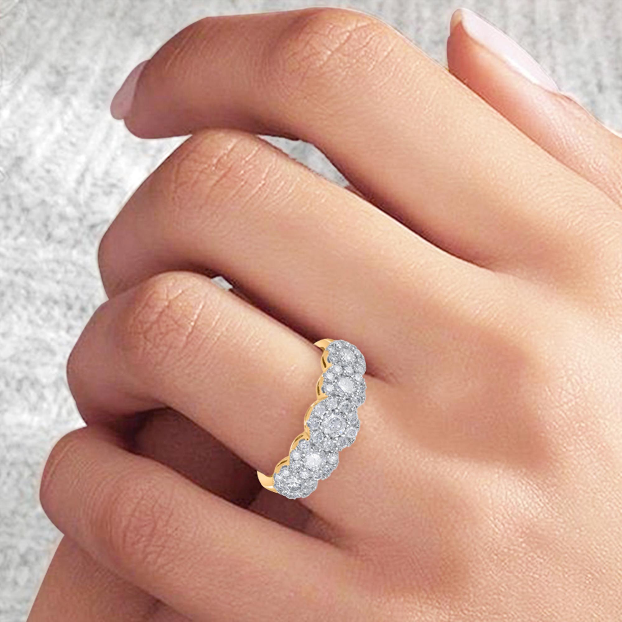Taille brillant TJD 1.0 Carat Brilliant Cut Diamond 14 Karat Yellow Gold Cluster Engagement Ring en vente