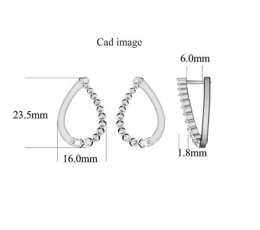 D'allure classique, ces boucles d'oreilles en diamant s'accordent avec toutes les tenues vestimentaires et constituent un atout de taille dans votre boîte à bijoux. Sertie de 24 diamants ronds de taille brillant en serti clos, elle brille d'une