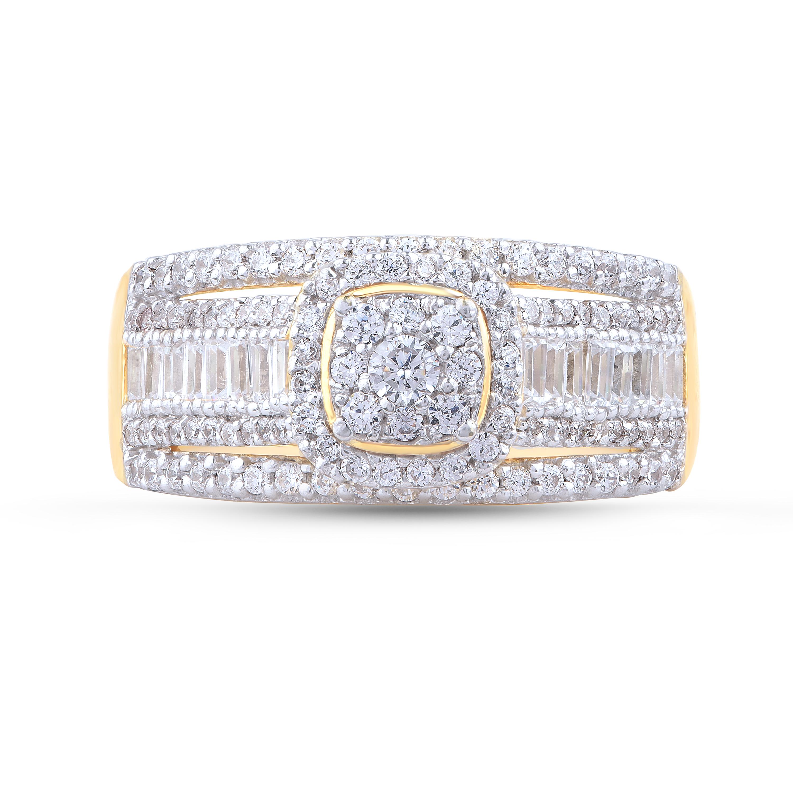 Exprésale tu amor de la forma más clásica con este anillo de banda. Este precioso anillo presenta brillantes diamantes talla brillante, talla única y talla baguette en engaste de garras. Realizado en oro amarillo de 14 quilates. El anillo está