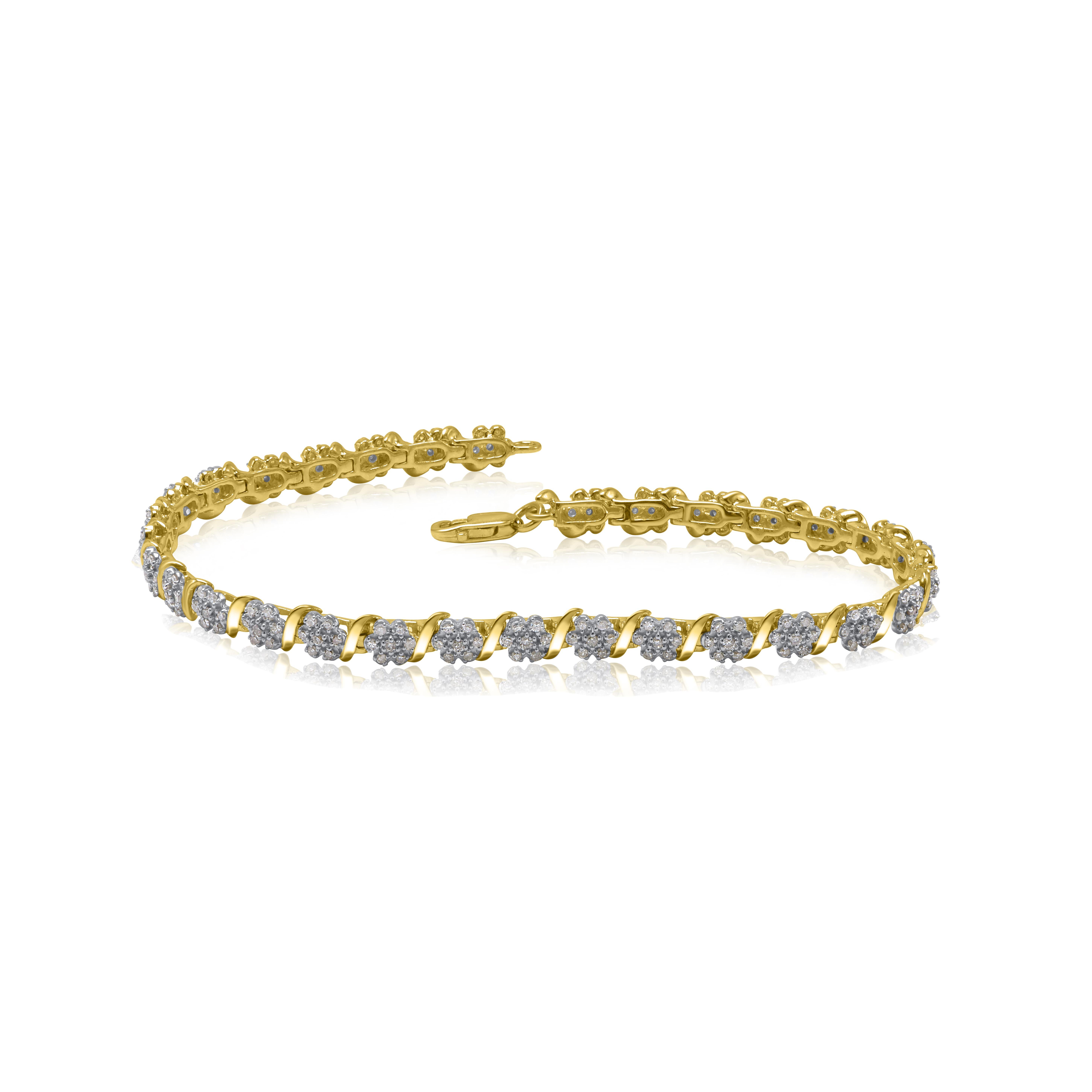 Dieses diamantene Gliederarmband ist eine anmutige Ergänzung ihrer Garderobe und verleiht ihrem Look den perfekten Hauch von Glanz. Von unseren hauseigenen Experten in 14 Karat Gelbgold handgefertigt und mit 217 runden Diamanten im Einzel- und
