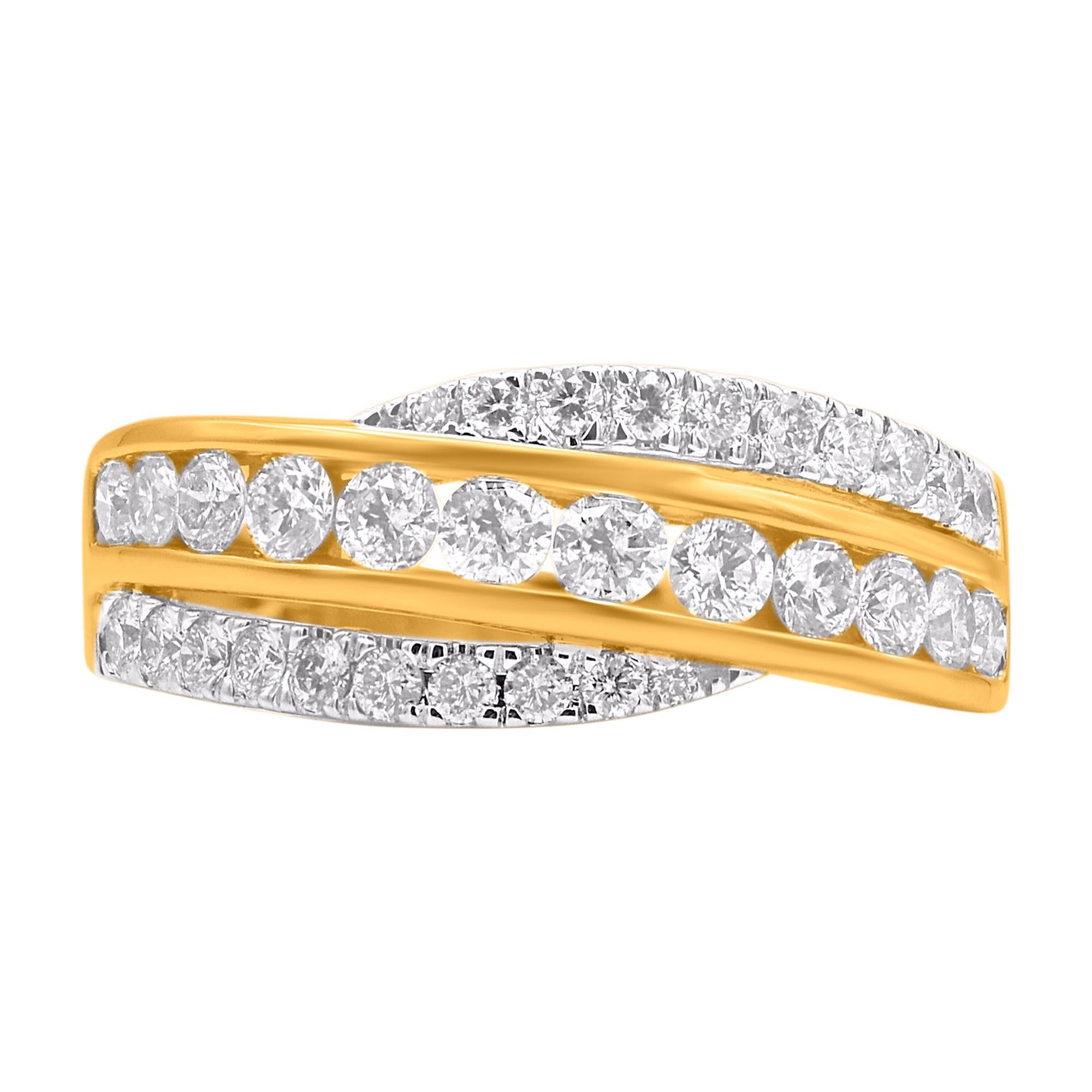 Dieser elegante Ring verbindet klassische Schönheit mit moderner Raffinesse. Dieser Diamant-Ehering in 14K Gelbgold präsentiert 1,0 Karat funkelnde 32 runde Diamanten, eingebettet in Mikro-Pflaster und Kanal-Fassung, Shine in H-I Farbe I2 Klarheit.