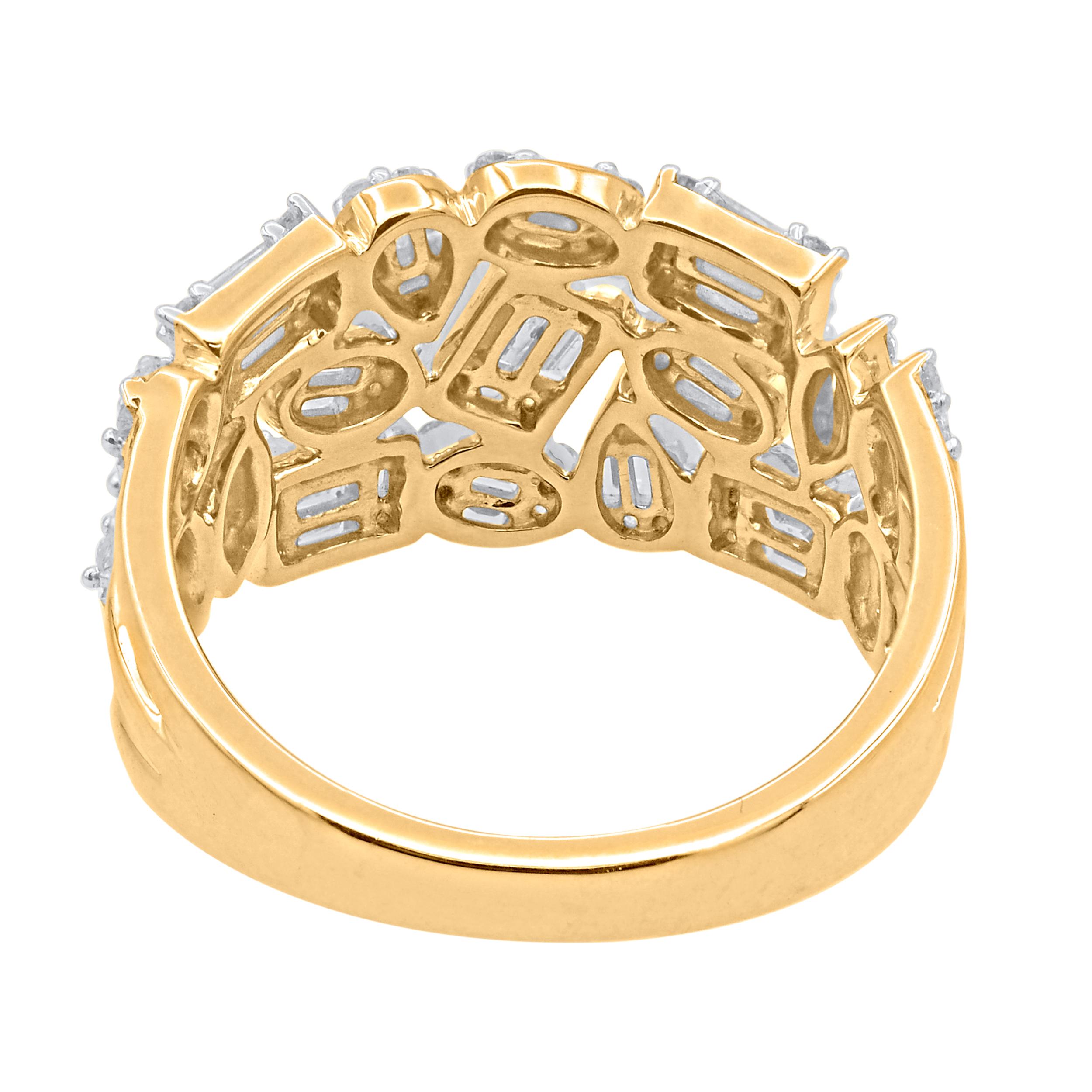 Modern TJD 1.0 Carat Round and Baguette Diamond 14 Karat Yellow Gold Wedding Band Ring For Sale