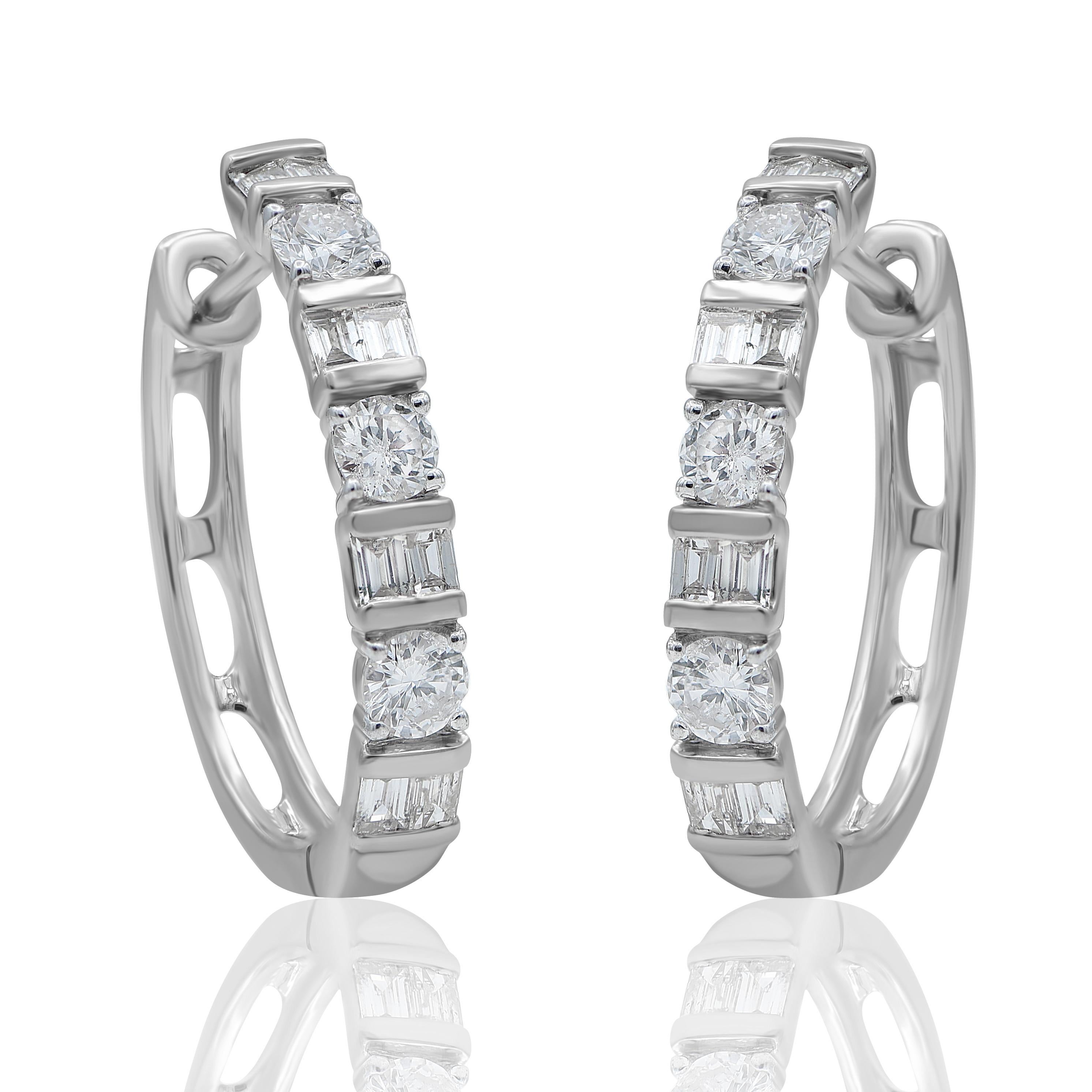Contemporain Créoles huggies en or jaune 14 carats avec diamants ronds et baguettes de 1,0 carat TJD en vente