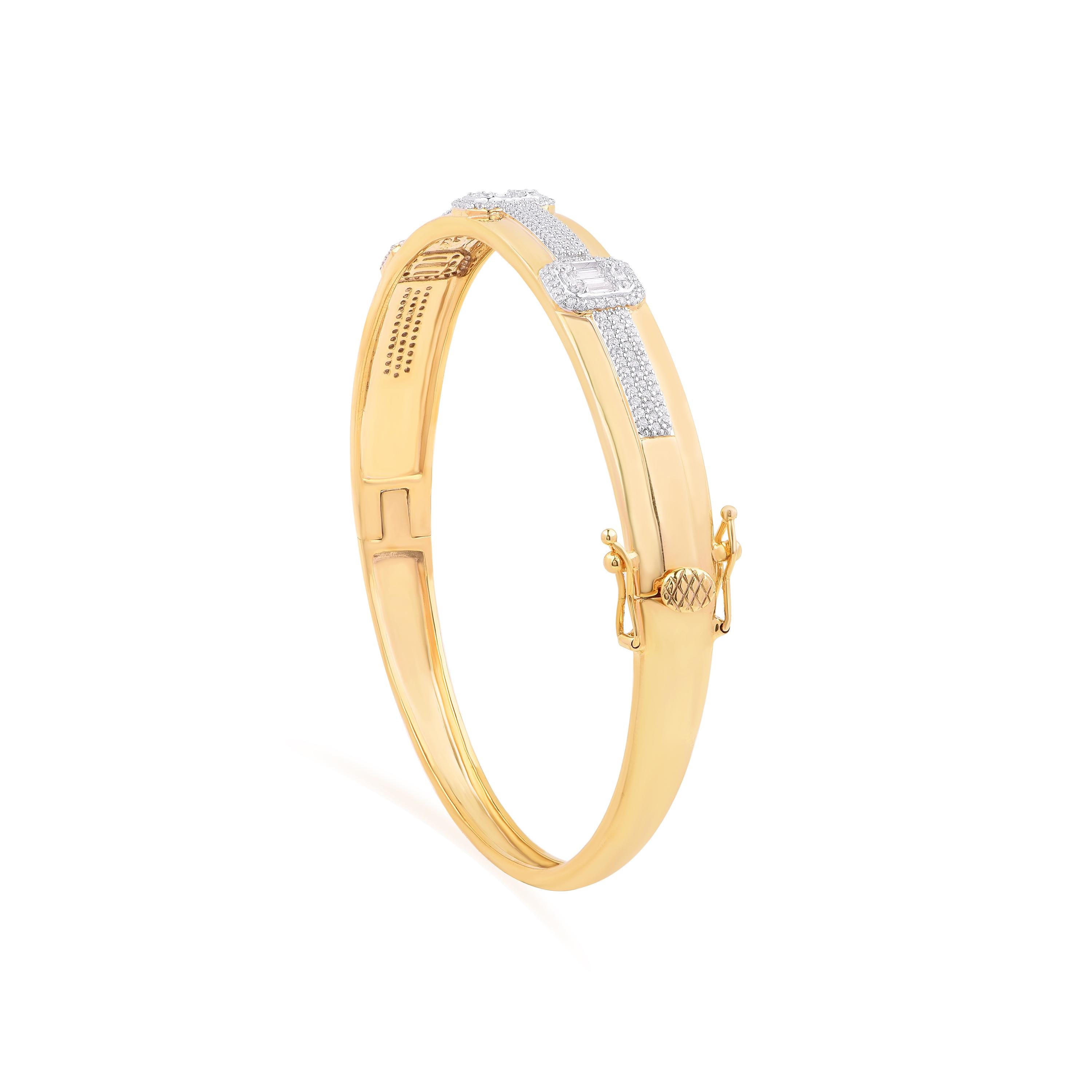 Taille ronde Bracelet jonc à charnière en or jaune 18 carats avec diamants ronds et baguettes de 1,0 carat TJD en vente