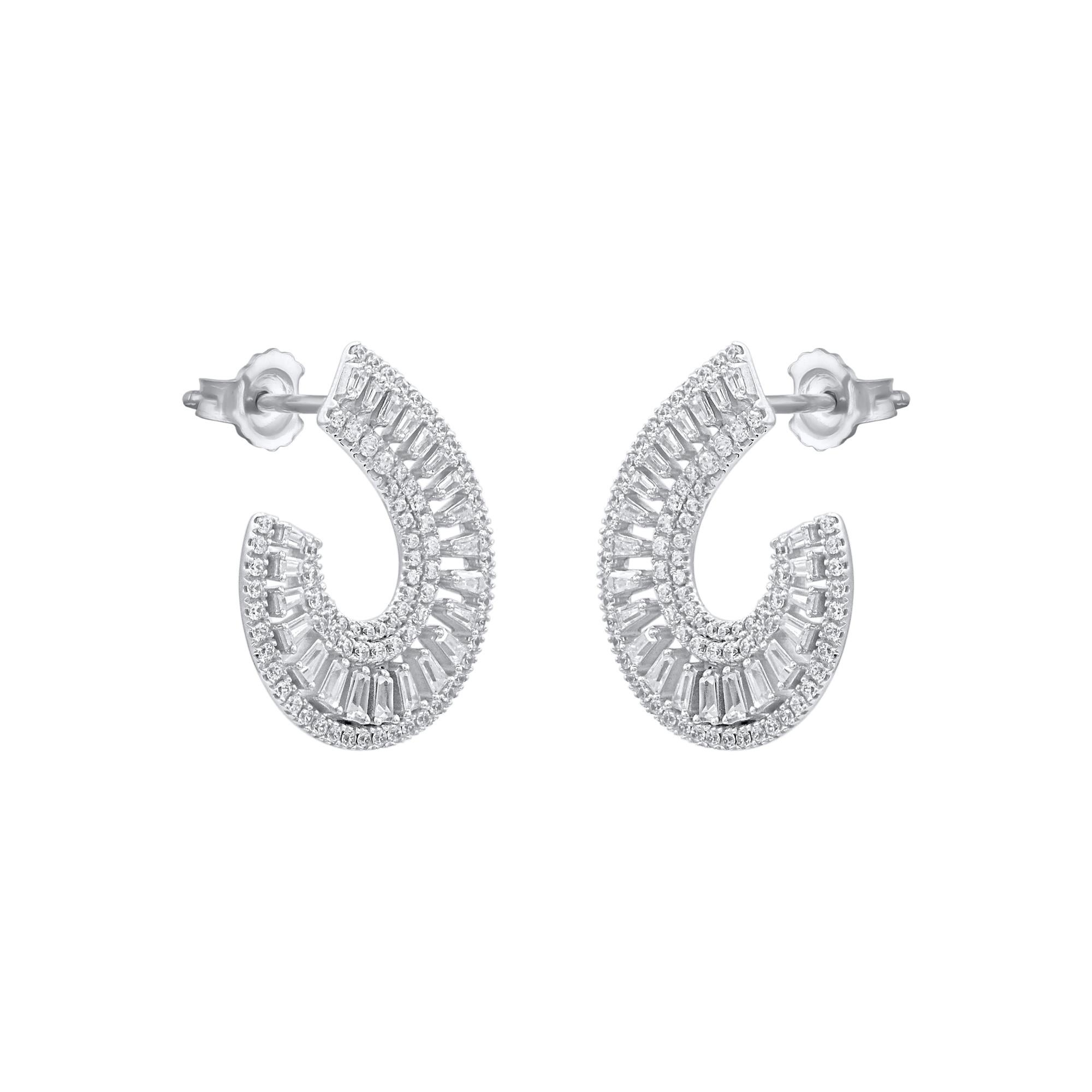 Modern TJD 1.0 Carat Round & Baguette Cut Diamond 14 Karat White Gold Stud Earrings For Sale