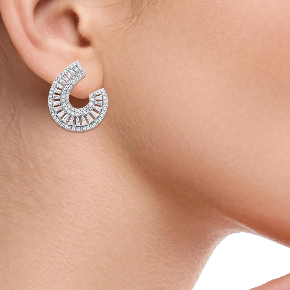 TJD 1.0 Carat Round & Baguette Cut Diamond 14 Karat White Gold Stud Earrings In New Condition For Sale In New York, NY