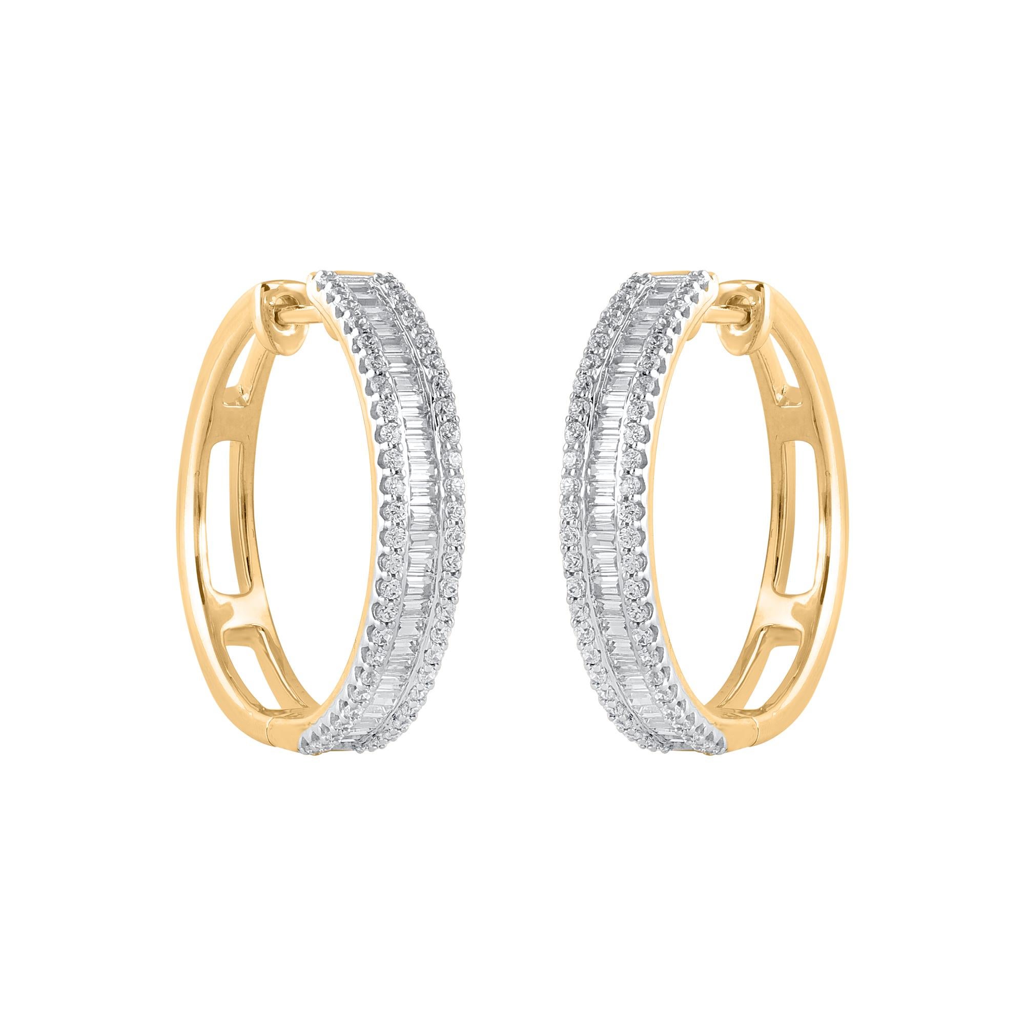 Contemporain TJD Boucles d'oreilles en or jaune 18 carats avec diamants ronds et baguettes de 1,0 carat en vente