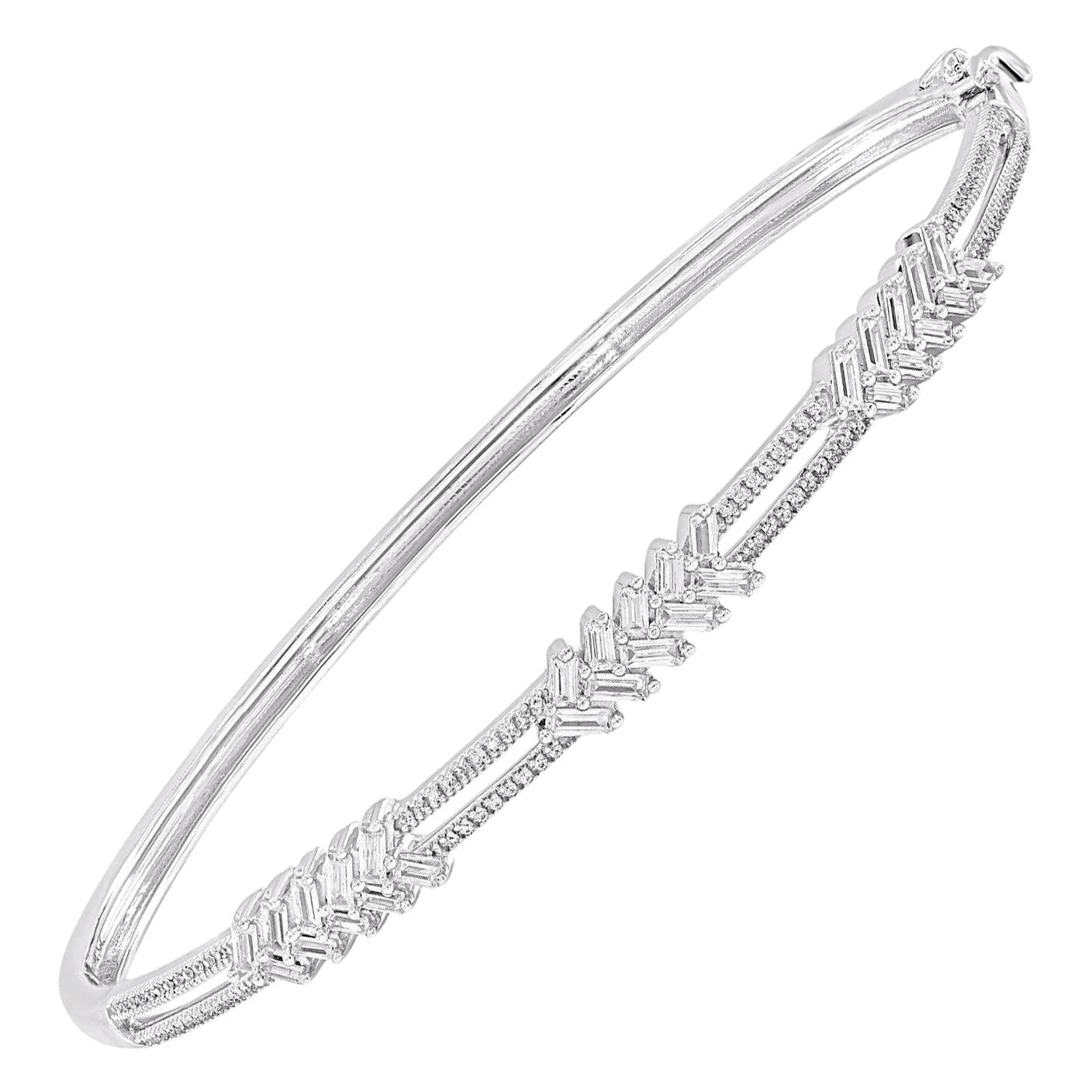 TJD 1.0 Carat Round 
Baguette Cut Diamond Fashion Bangle in 18 Karat White Gold in vendita