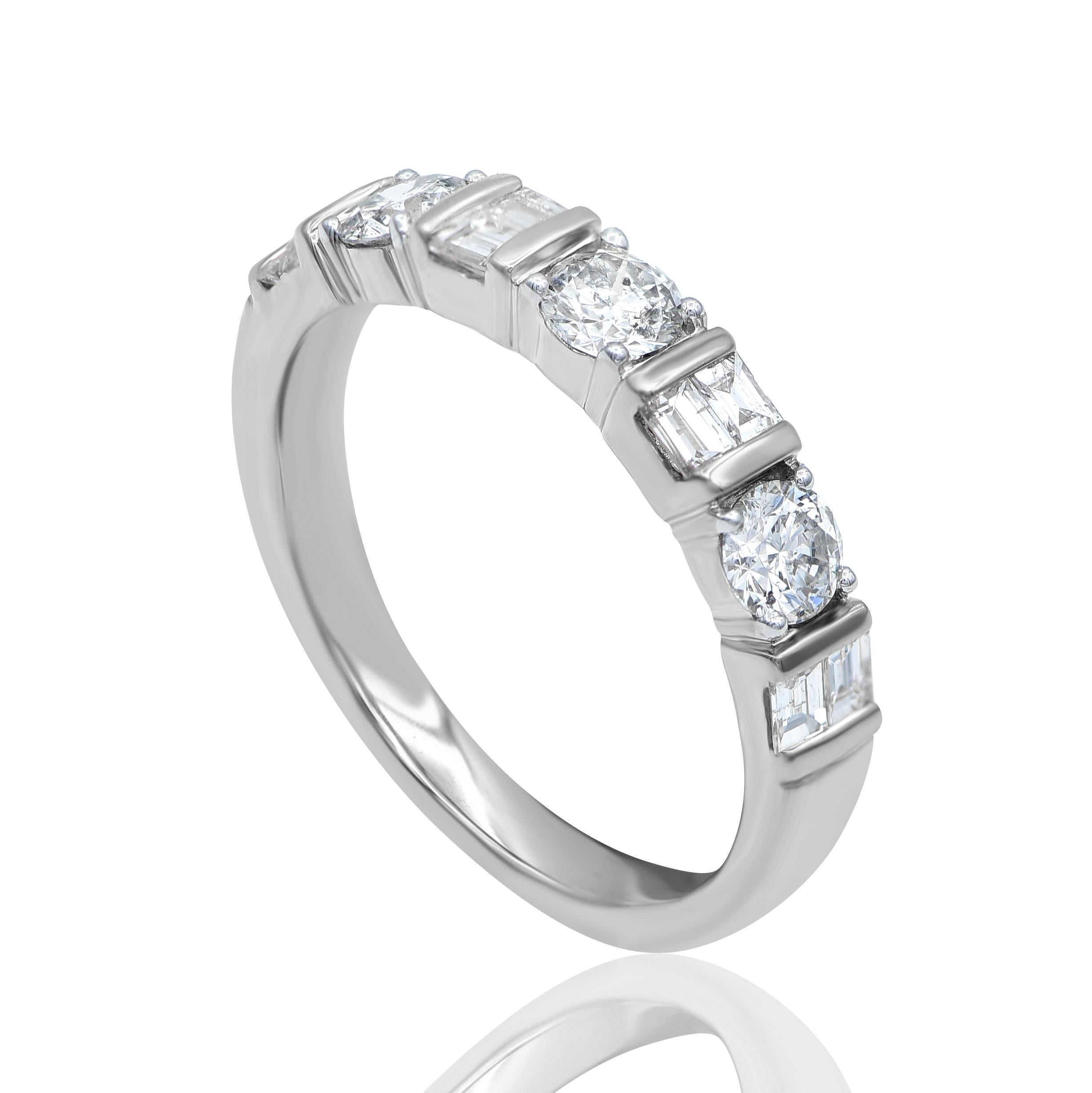 Modern TJD 1.0 Carat Round & Baguette Diamond 14 Karat White Gold Engagement Band Ring For Sale