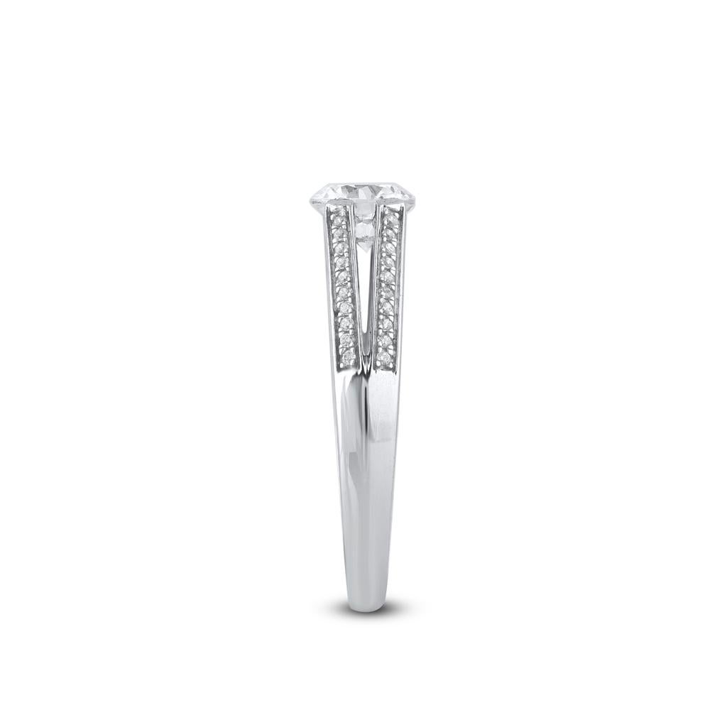 TJD 1.0 Carat Round Cut Diamond 14 Karat White Gold Split Shank Engagement Ring In New Condition For Sale In New York, NY