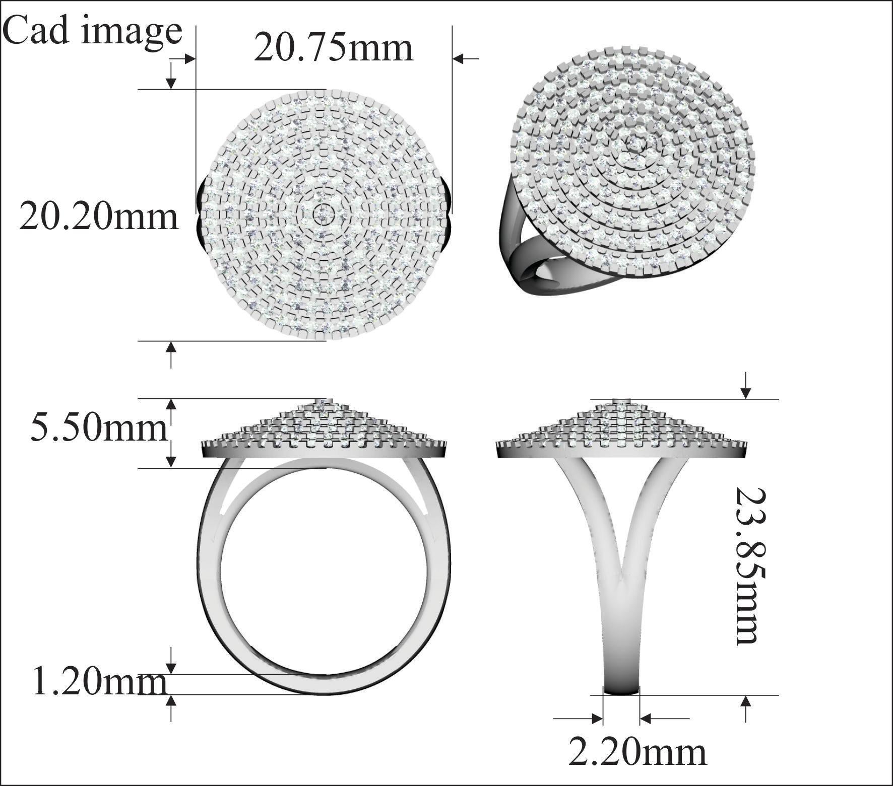 Davvero squisito, questo anello a disco con diamante a grappolo sarà sicuramente ammirato per la bellezza classica e l'eleganza intrinseca del suo design. Questo anello di fidanzamento presenta 1,00 carati di 158 diamanti rotondi incastonati in