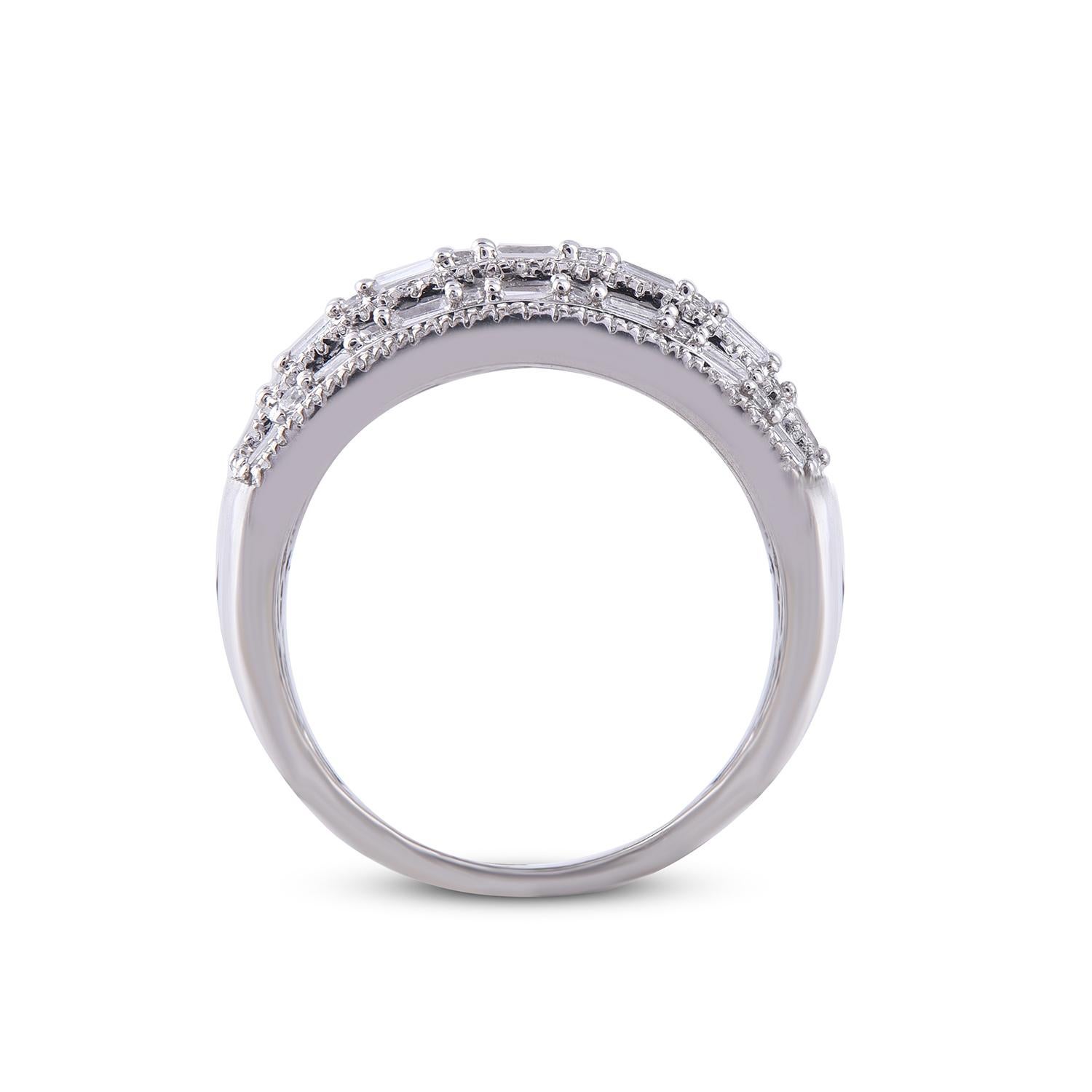 TJD Anello con diamante rotondo da 1,0 carati in oro bianco 14 carati con fascia larga a più file In condizioni Nuovo in vendita a New York, NY