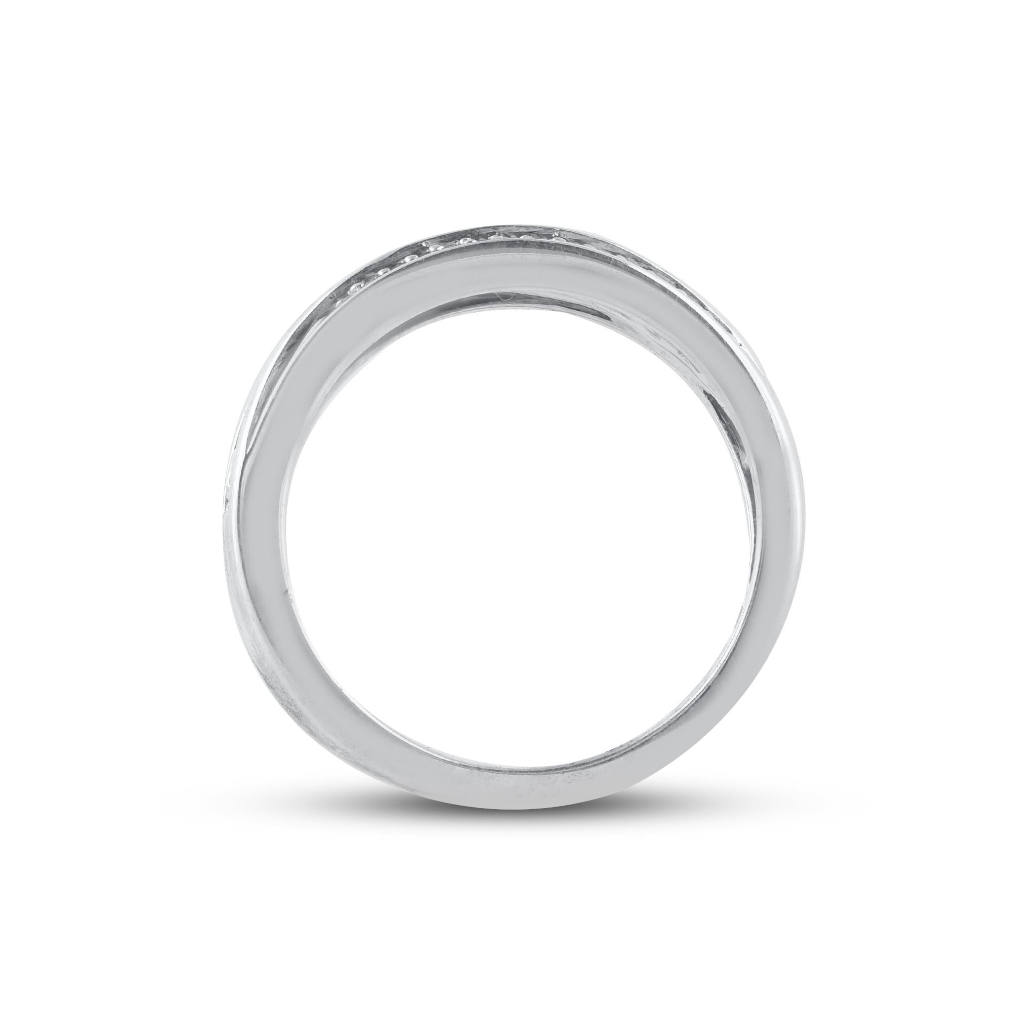 TJD 1.0 Carat Round & Princess Cut 14KT White Gold Crossover Wedding Band Ring In New Condition For Sale In New York, NY