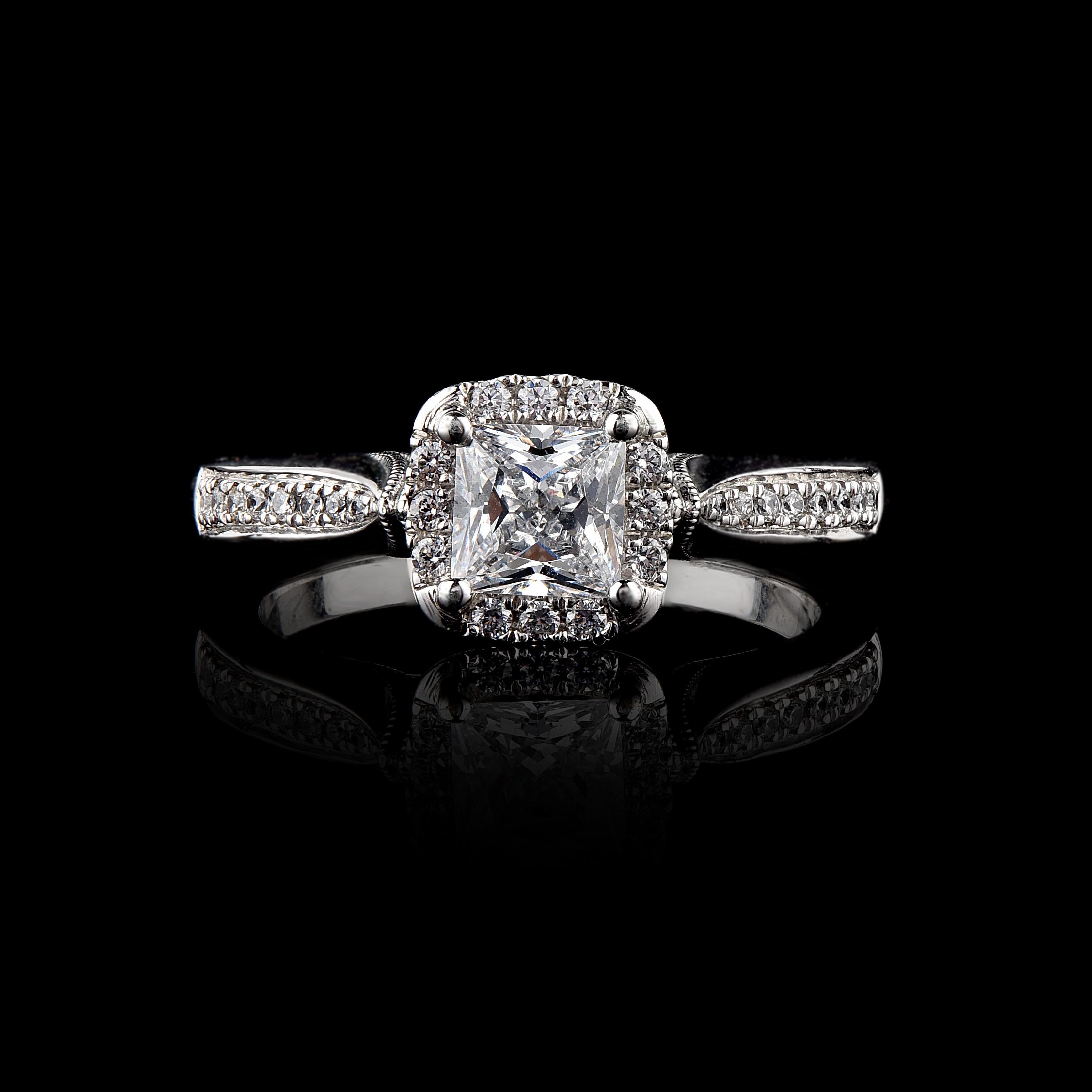 TJD Anillo de compromiso halo de oro blanco de 18 quilates con diamantes redondos y talla princesa de 1,0 quilates Moderno en venta
