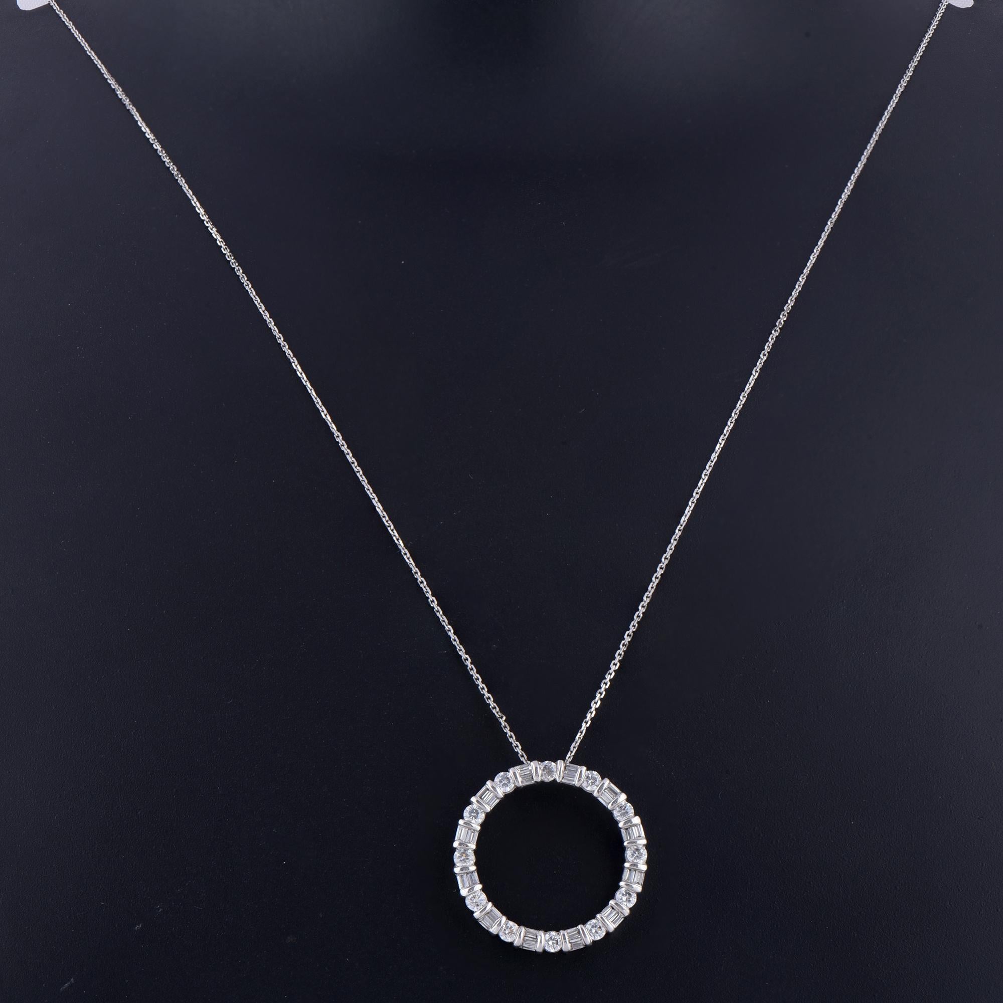 Taille ronde TJD 1.0 CT Alternate Round & Baguette Diamond 14K White Gold Open Circle Pendentif en vente
