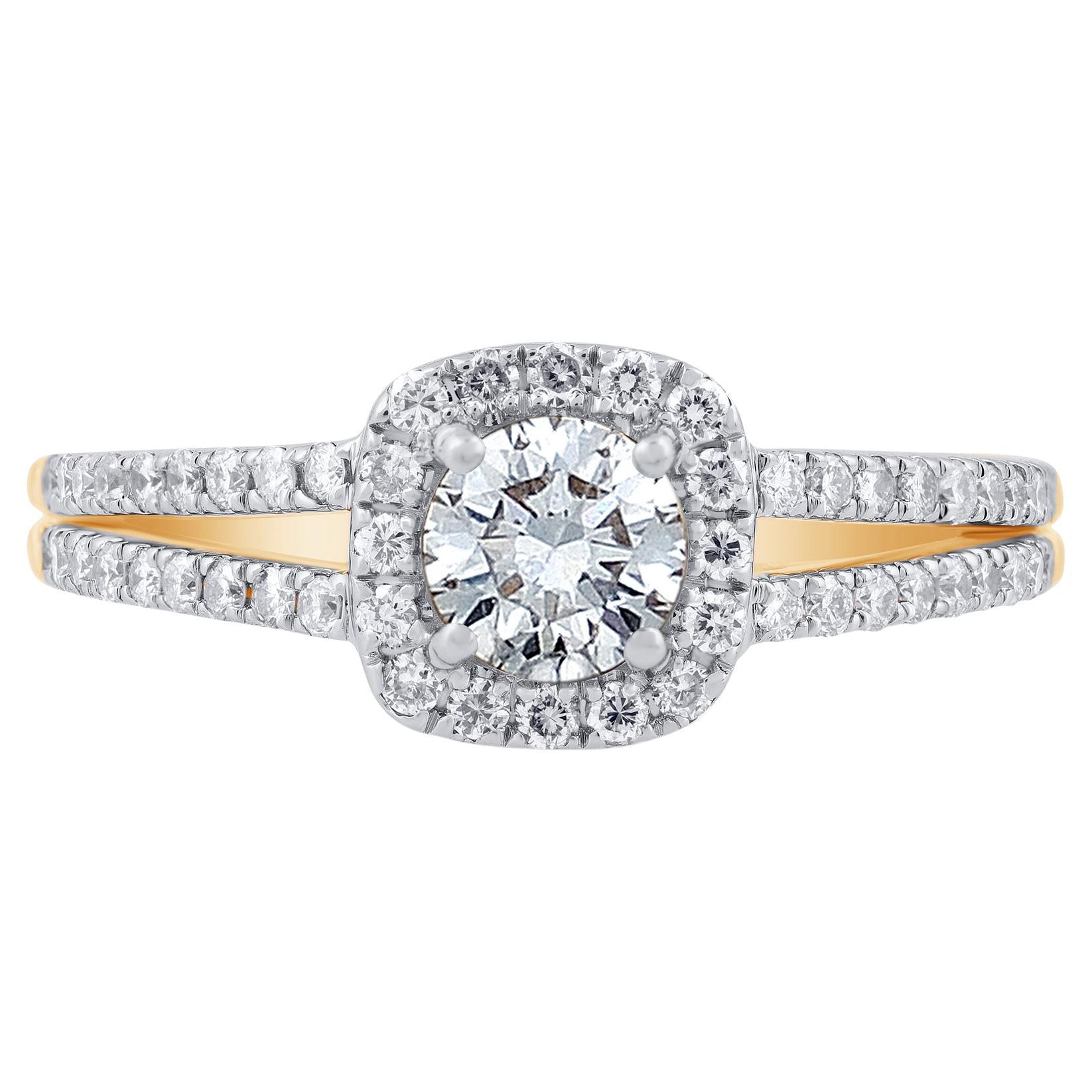 Dai un tocco di glamour alla tua collezione di gioielli con questo anello di diamanti. Realizzato in oro giallo 14KT. Questo anello con gambo diviso è tempestato da 71 diamanti rotondi a taglio singolo e a taglio brillante con incastonatura a griffe
