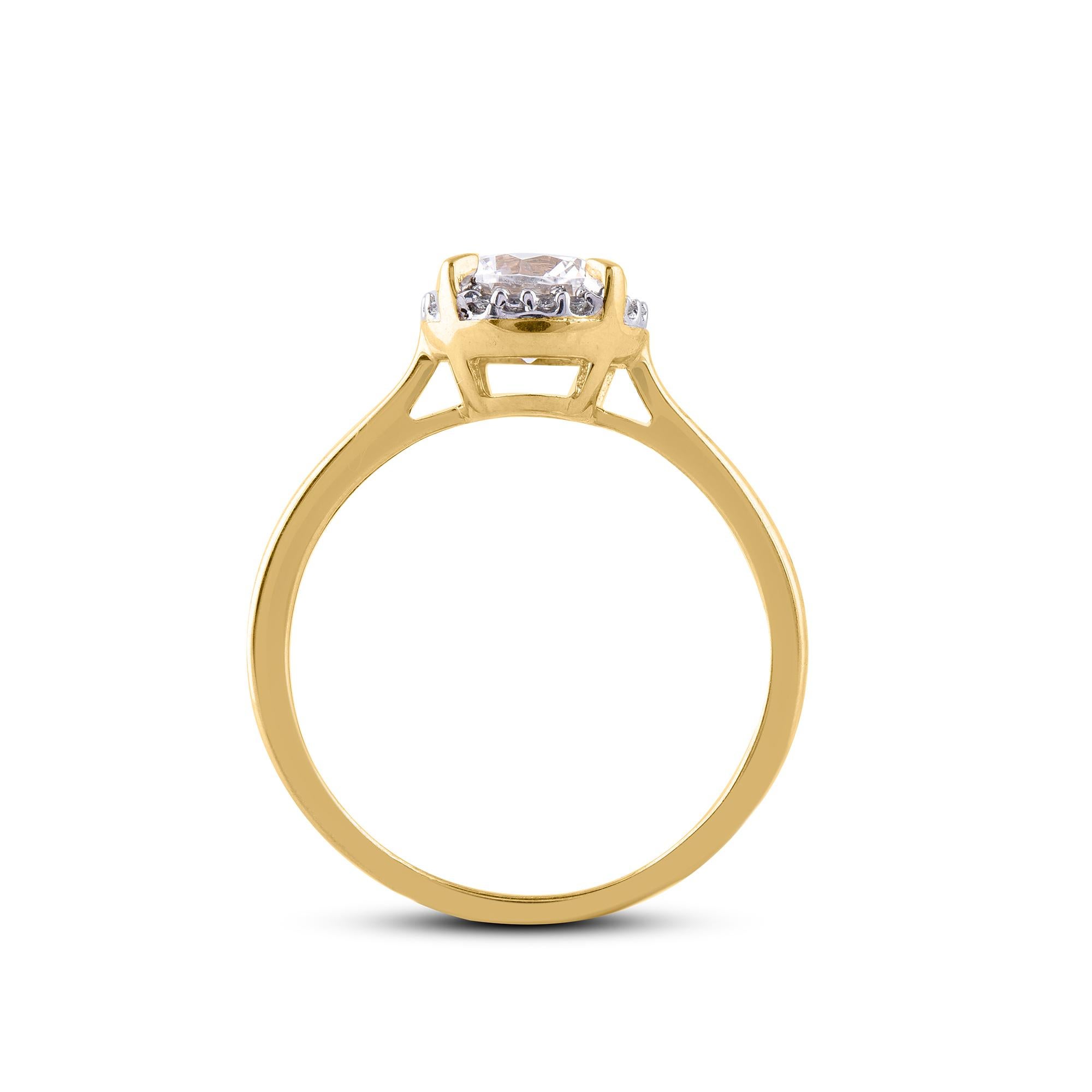 TJD 1.00 Carat Round Diamond 18 Karat Yellow Gold Halo Engagement Ring In New Condition For Sale In New York, NY
