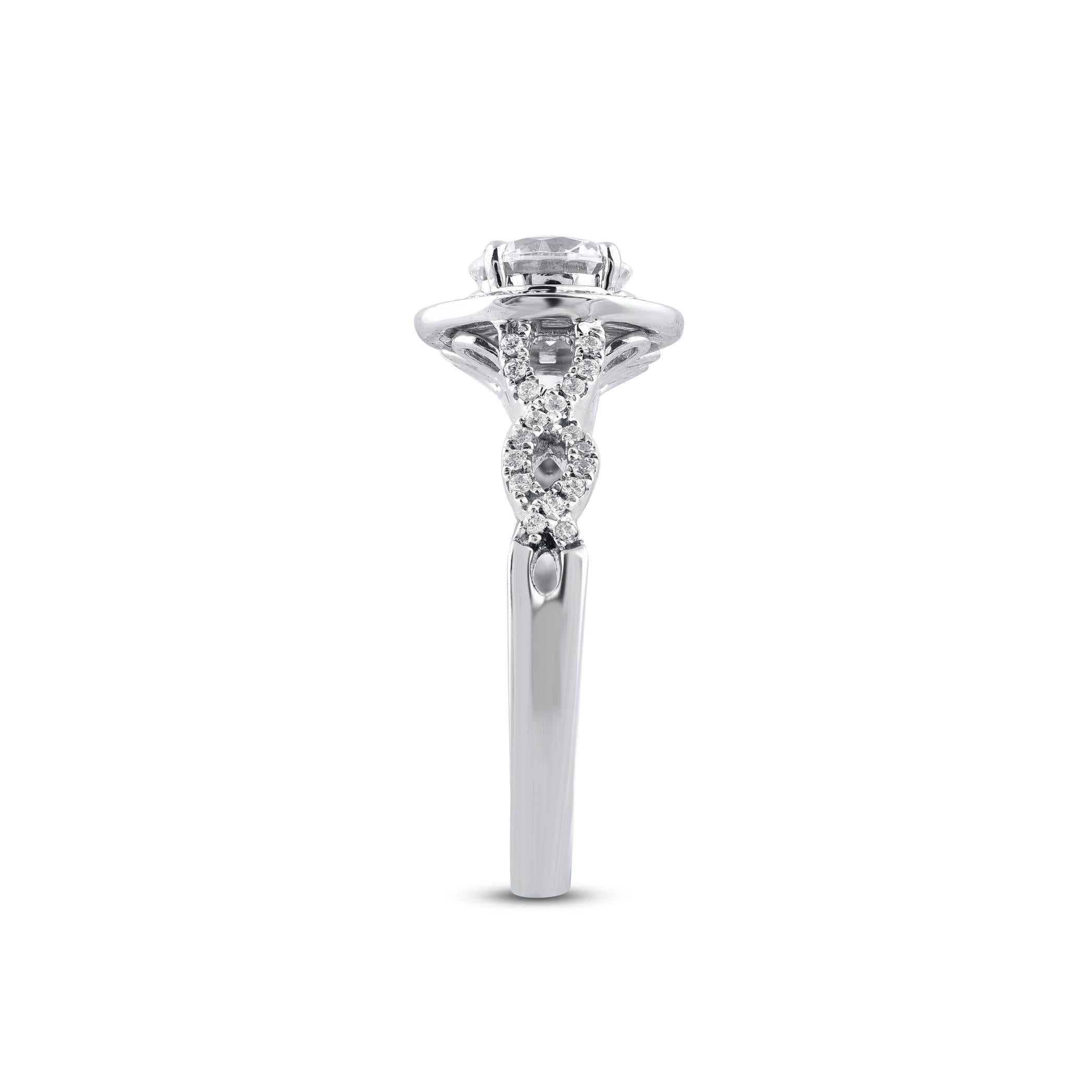 Taglio rotondo Anello da sposa TJD con diamante rotondo da 1,25 carati in oro bianco 18 carati con gambo ritorto e aureola in vendita