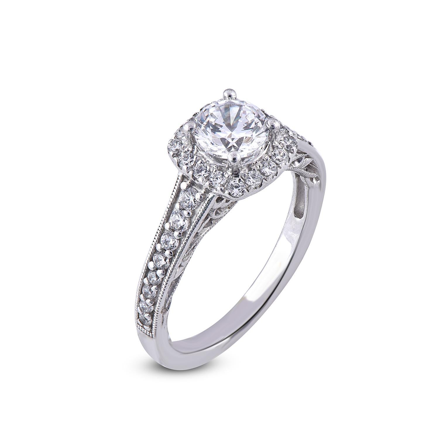 Lo squisito anello di fidanzamento con diamante presenta una pietra centrale da 0,80 carati e una montatura di diamanti da 0,45 carati e un gambo rivestito di diamanti. Realizzato con perizia in oro bianco 18 carati con finitura lucida e con 33