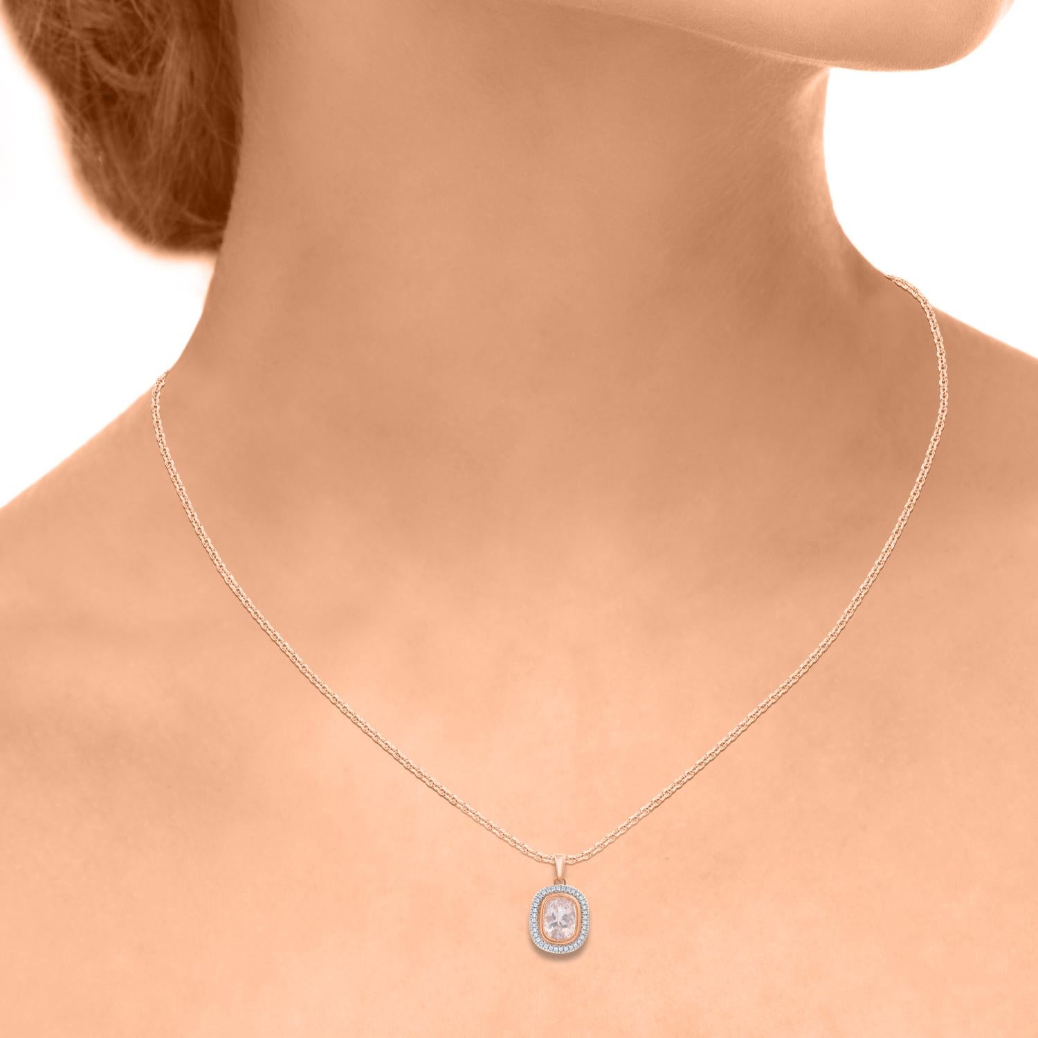 Taglio misto TJD Collana con ciondolo a forma di cuscino in oro rosa con Morganite e diamanti da 1,45 carati in vendita