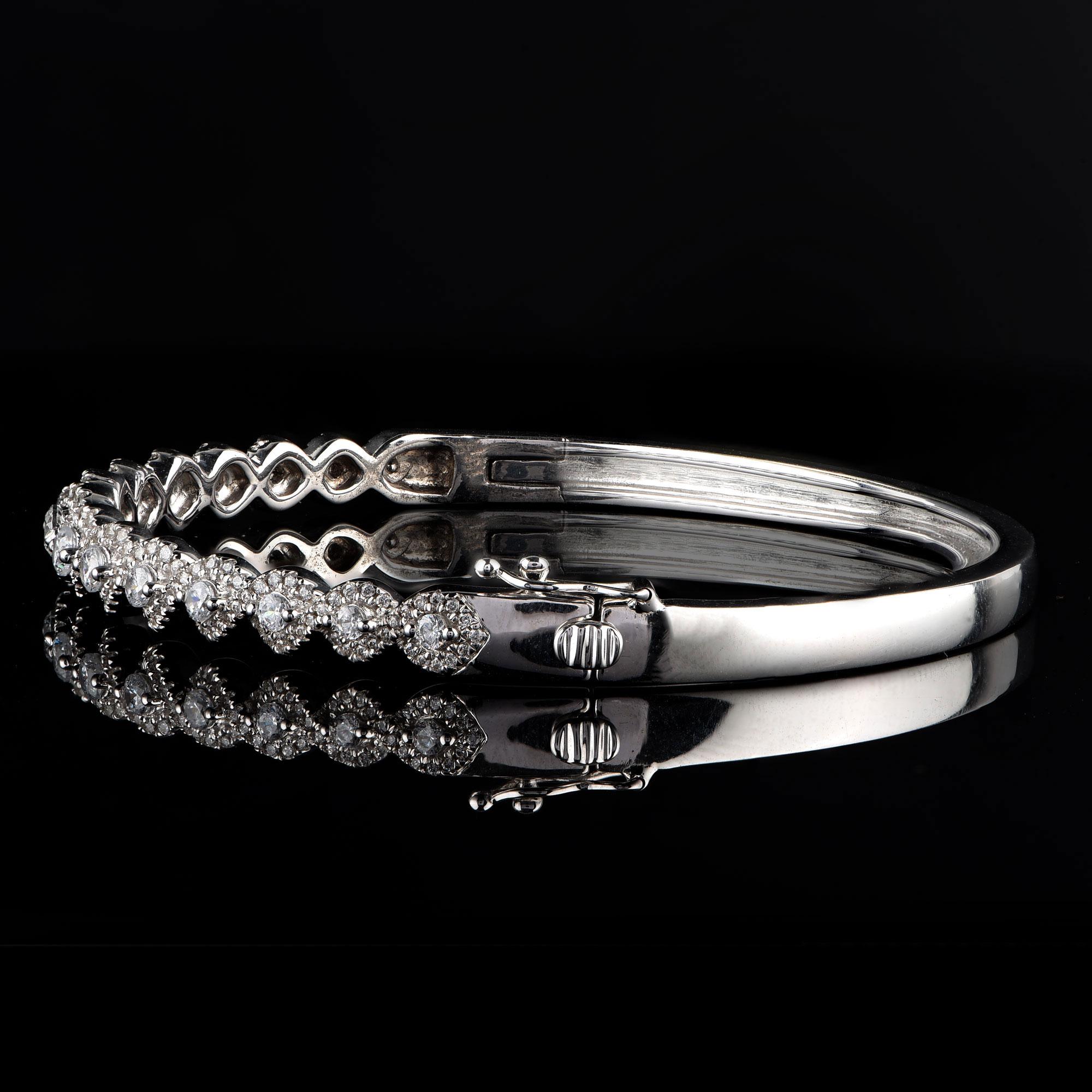 TJD 1.50 Carat Diamond 18 Karat White Gold Braided Designer Bangle In New Condition For Sale In New York, NY