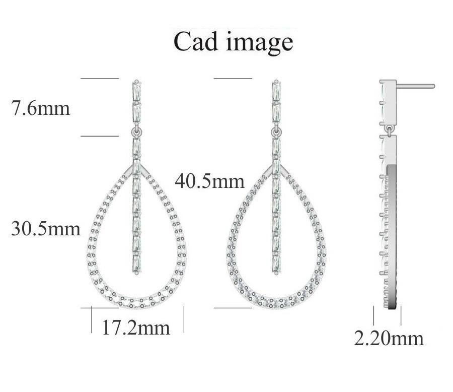 Orecchini a goccia con cornice di diamanti in oro bianco 14 carati con 78 diamanti tondi taglio brillante e 18 diamanti taglio baguette Questi orecchini con diamanti a forma di pera hanno 1,50 carati di diamanti tondi taglio brillante incastonati,