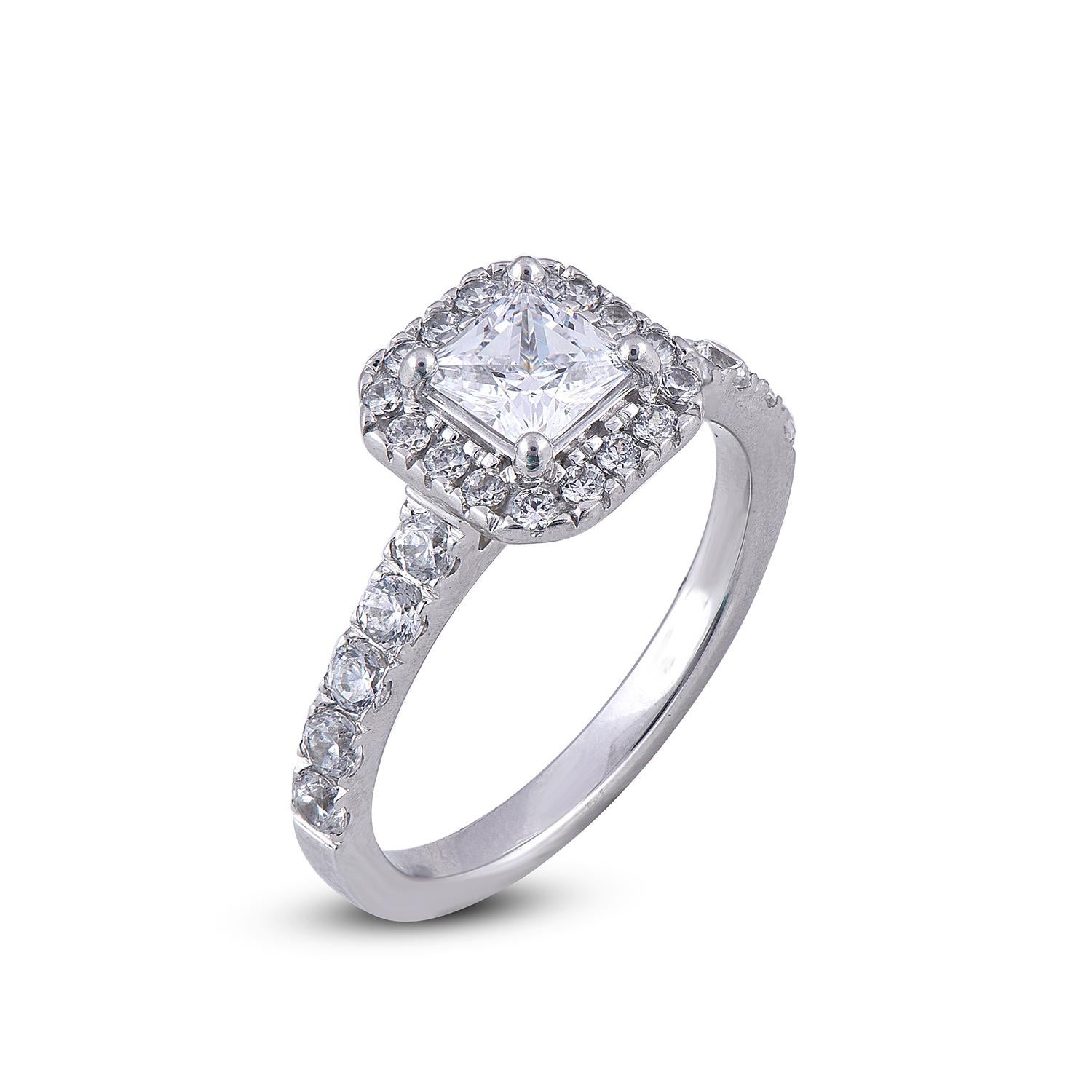 Realizzato a mano dai nostri esperti interni in oro bianco 18 carati con una pietra centrale da 1,00ct Princess e 0,75ct di diamanti allineati sulla montatura e il gambo tempestato di 26 diamanti a taglio rotondo e 1 diamante a taglio princess