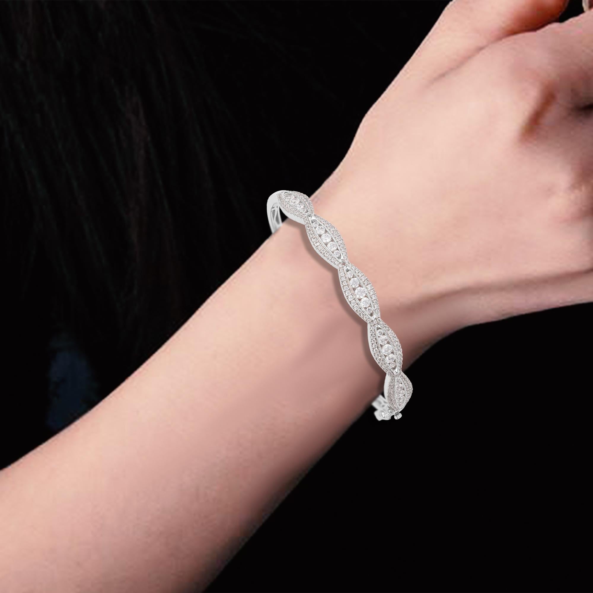 TJD 2,0 Karat natürlicher runder Diamant 14 Karat Weißgold Designer-Armreif (Rundschliff) im Angebot