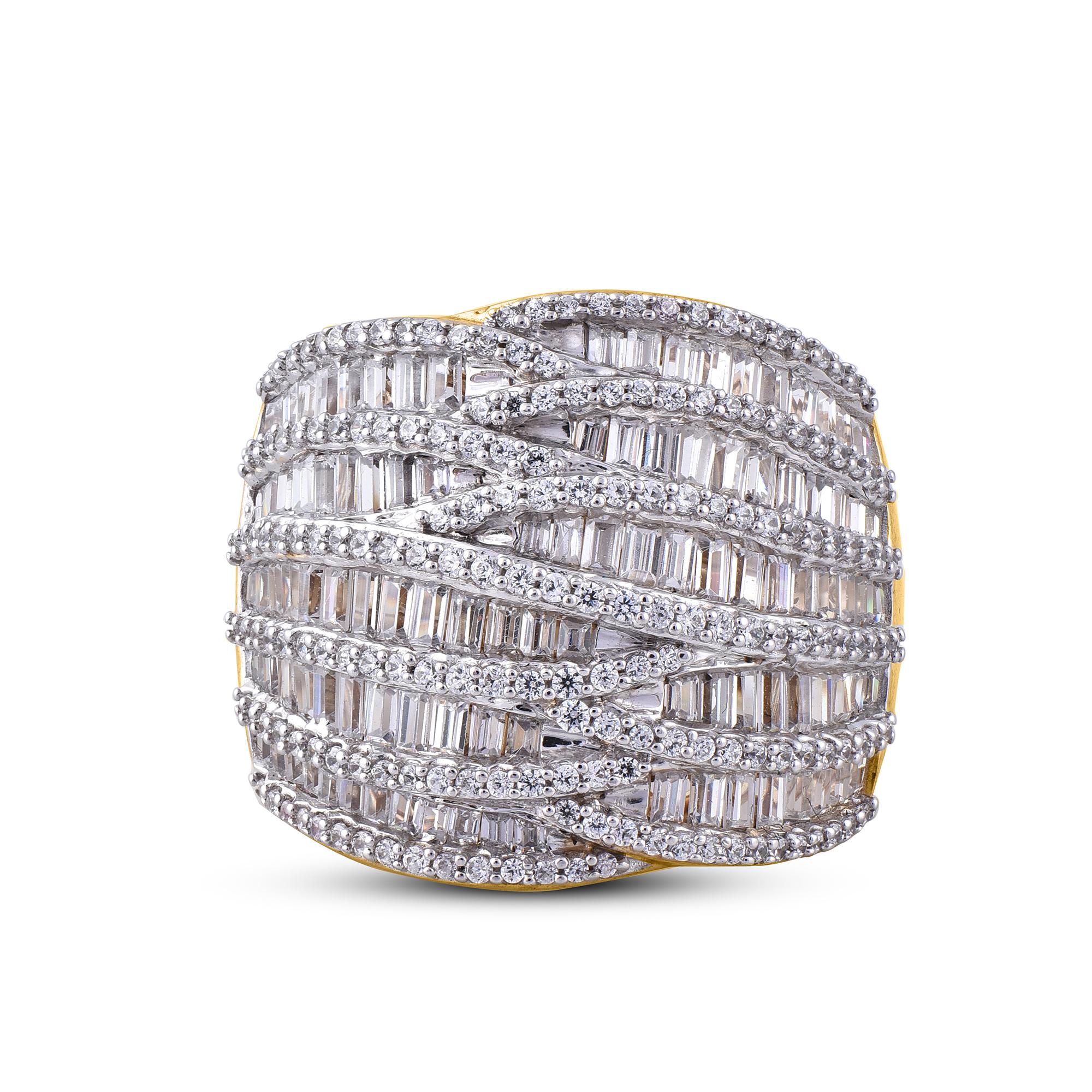Art Déco TJD Anello di moda con diamante rotondo e baguette da 2,0 carati in oro giallo 14 carati in vendita