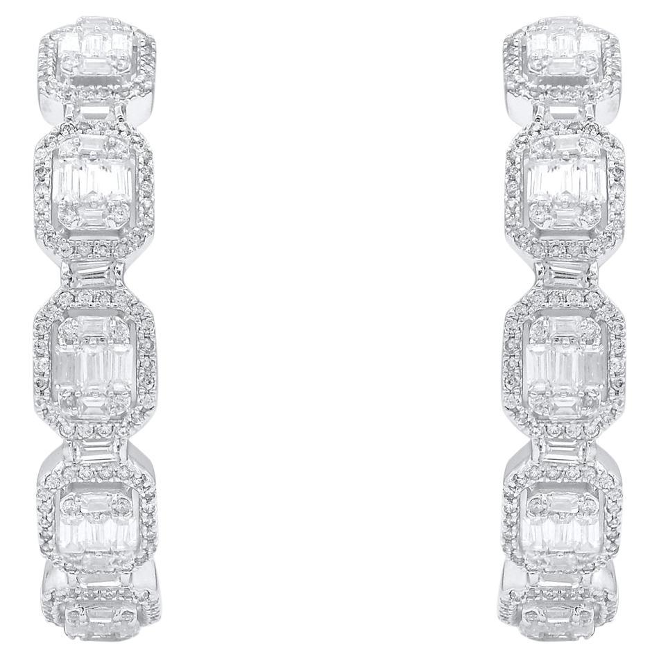 Boucles d'oreilles TJD en or blanc 18 carats avec diamants ronds et baguettes de 2,0 carats en vente
