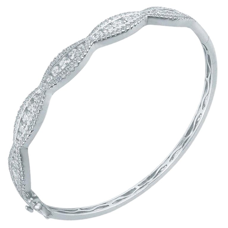 TJD 3 Carat Round Diamond 14 Kt White Gold Scallop Frame Designer Fashion Bangle For Sale