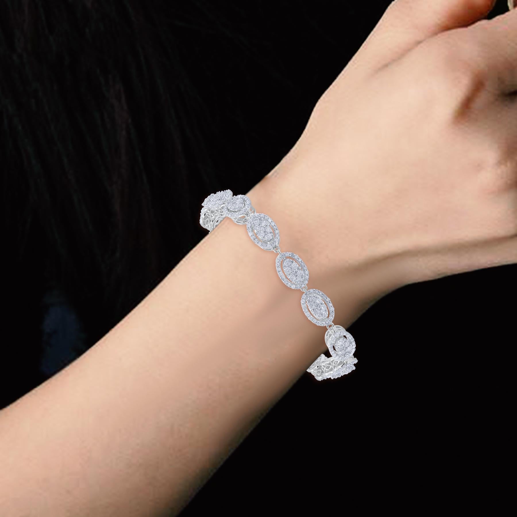Taille ronde Bracelet à maillons de forme ovale en or blanc 14 carats avec diamants ronds naturels de 3,0 carats TJD en vente