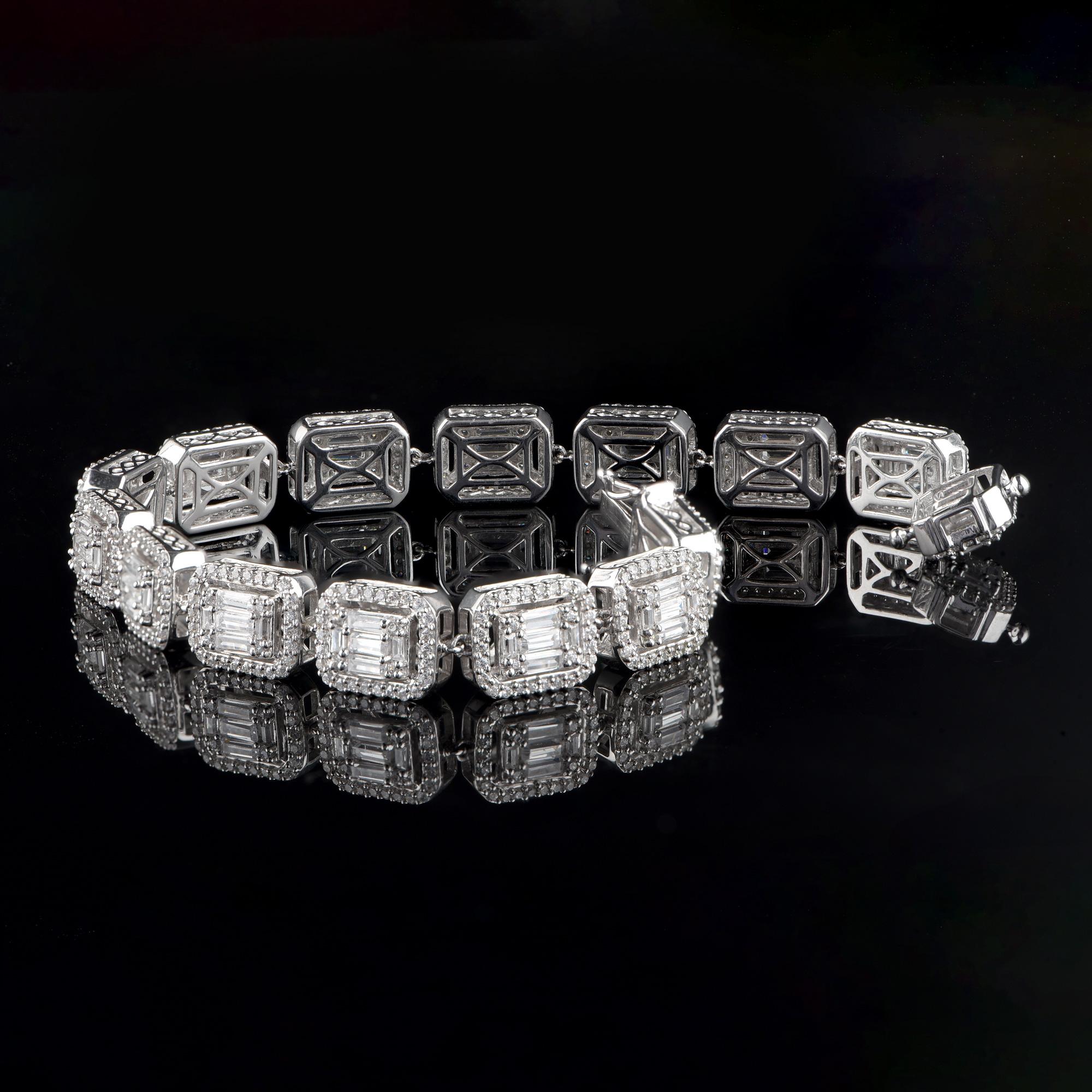 Contemporary TJD 4.00Carat Round and Baguette Cut Diamond 18 Karat White Gold Mosaic Bracelet For Sale