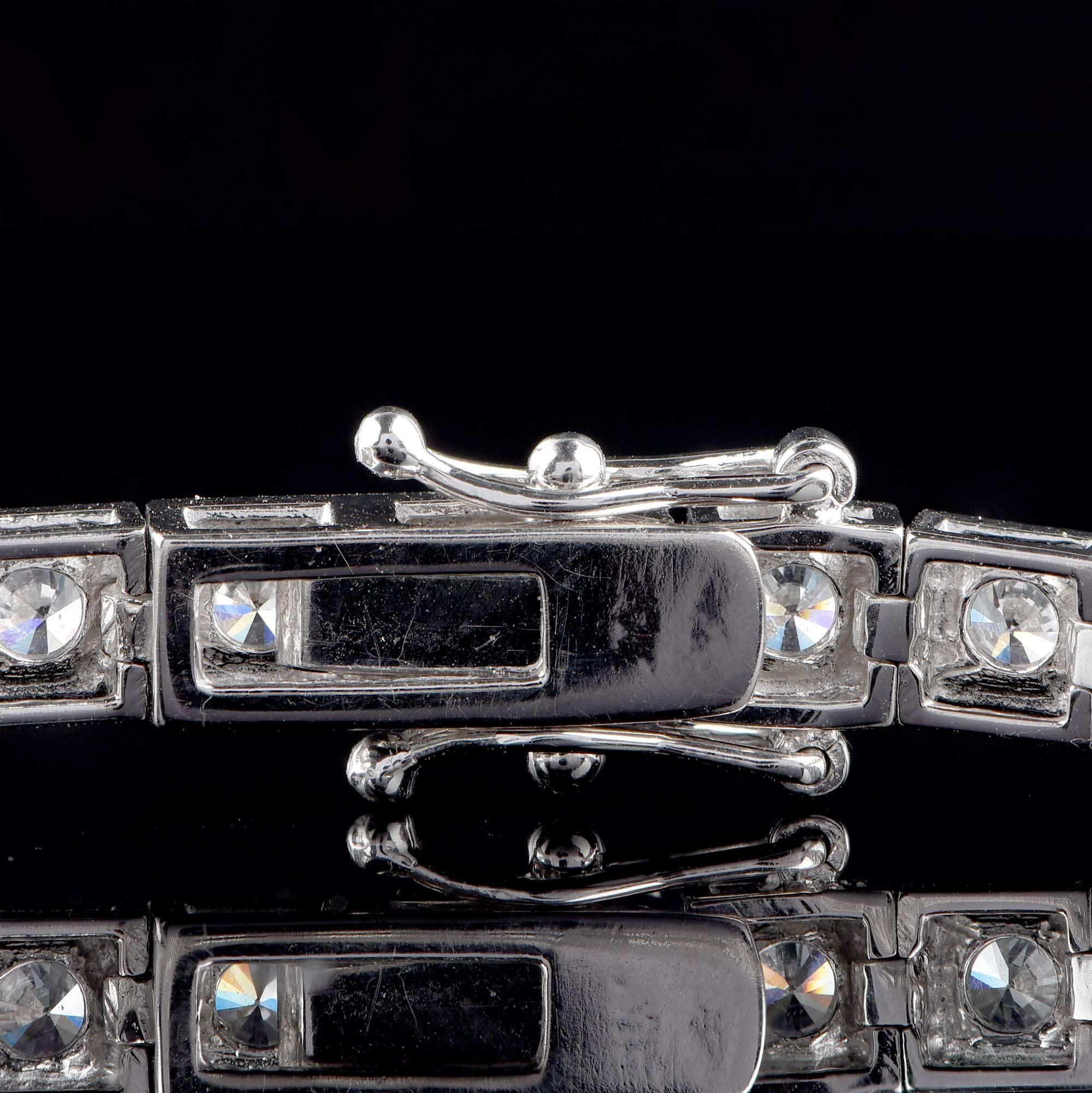 Taille ronde TJD Bracelet tennis en forme de boîte en or blanc 18 carats avec diamants de 4,00 carats en vente