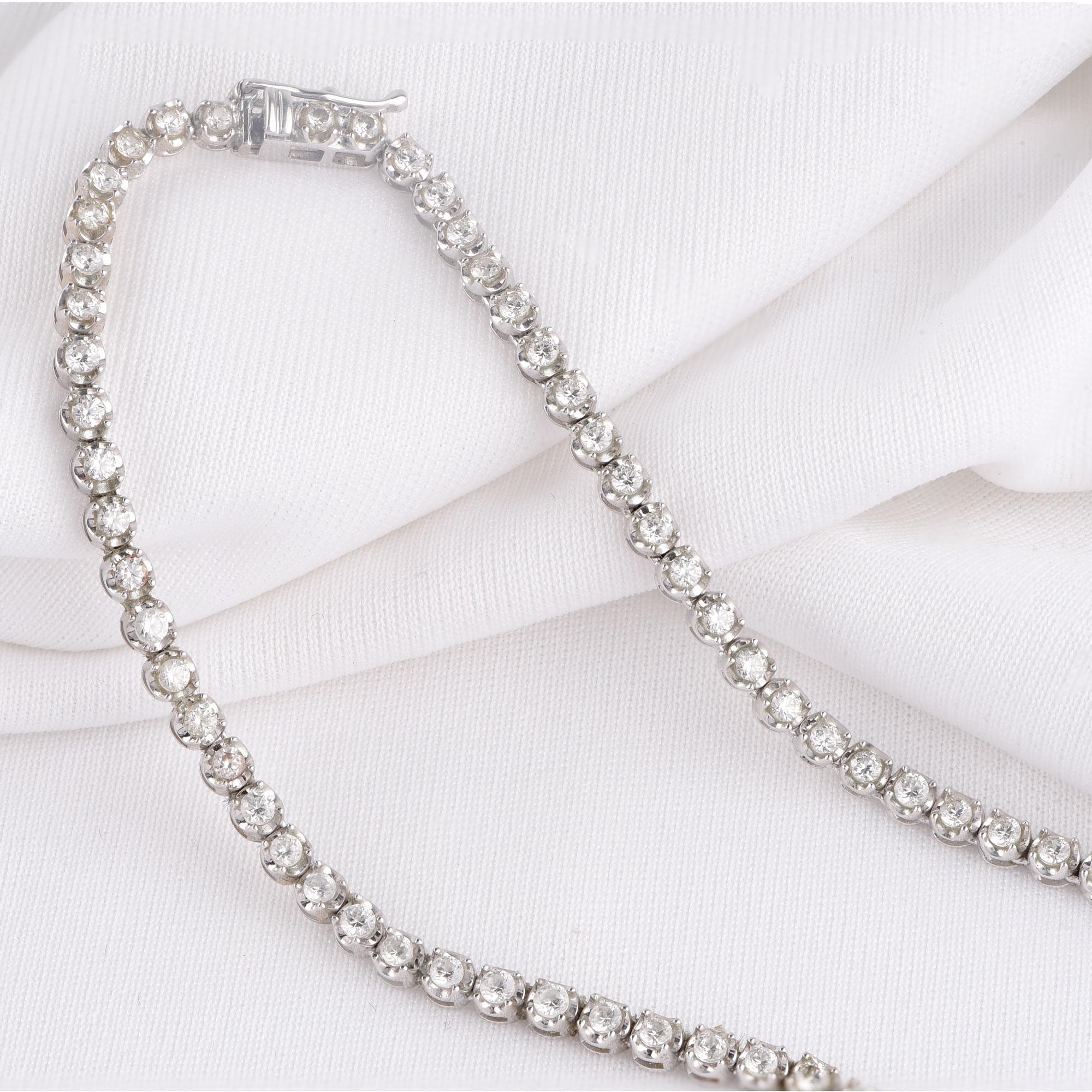TJD 4.00 Carat Graduated Diamond 14 Karat White Gold Sparkling Tennis Necklace In New Condition For Sale In New York, NY