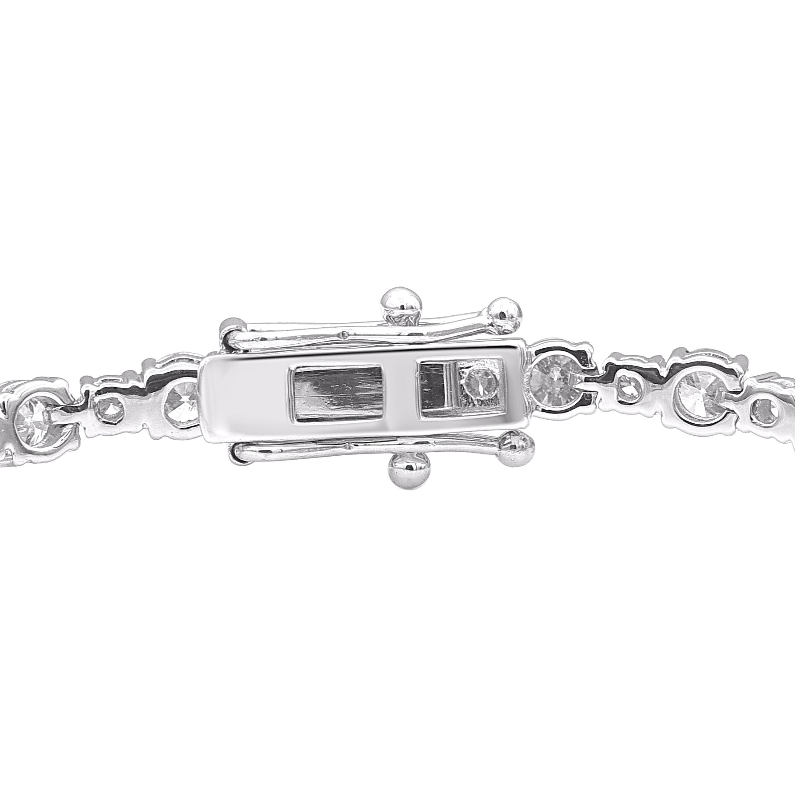Modern TJD 4.15 Carat Natural Brilliant Cut Diamond 14KT White Gold Link Bracelet For Sale