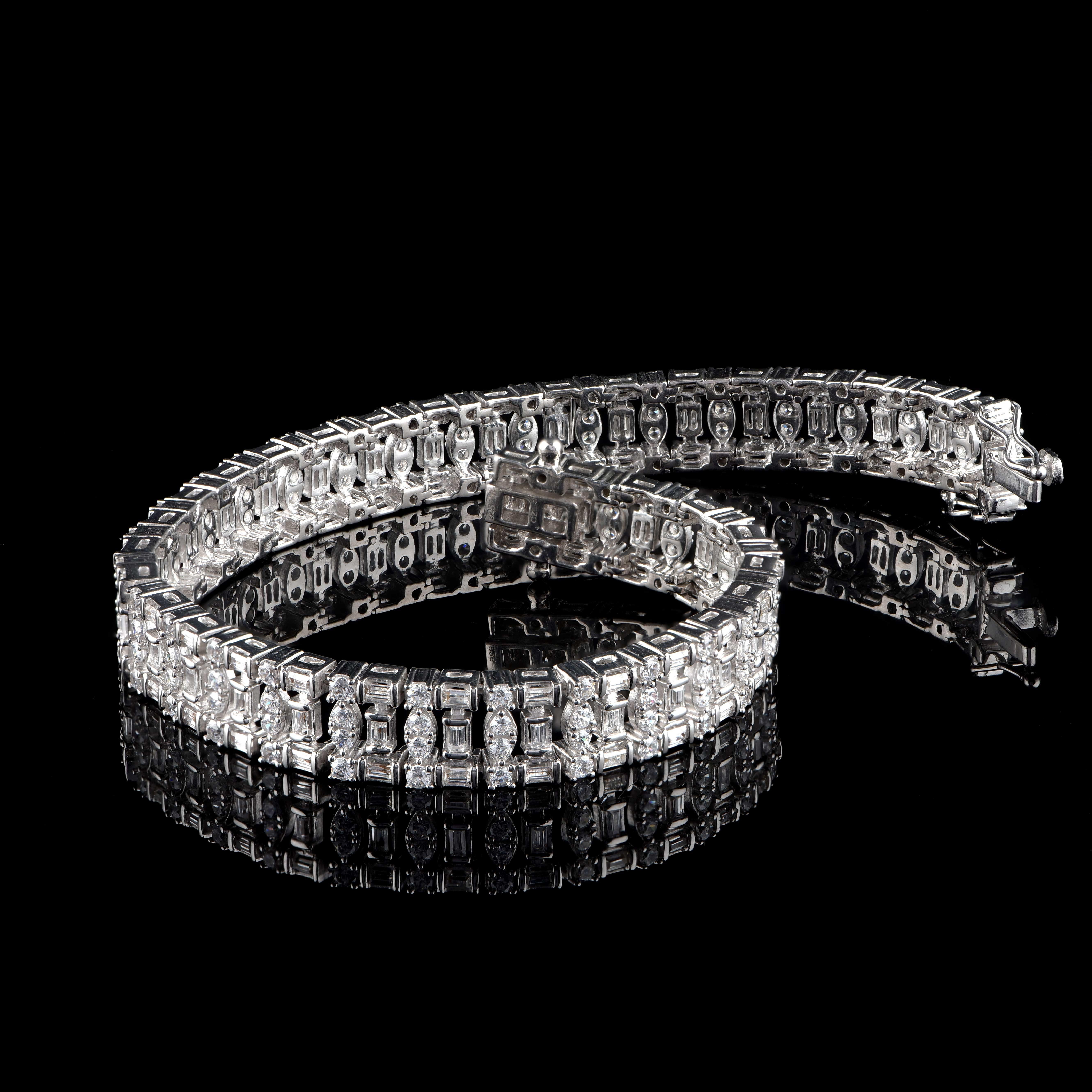 Modern TJD 5.0 Carat Natural Round & Baguette Diamond 18KT White Gold Bracelet For Sale
