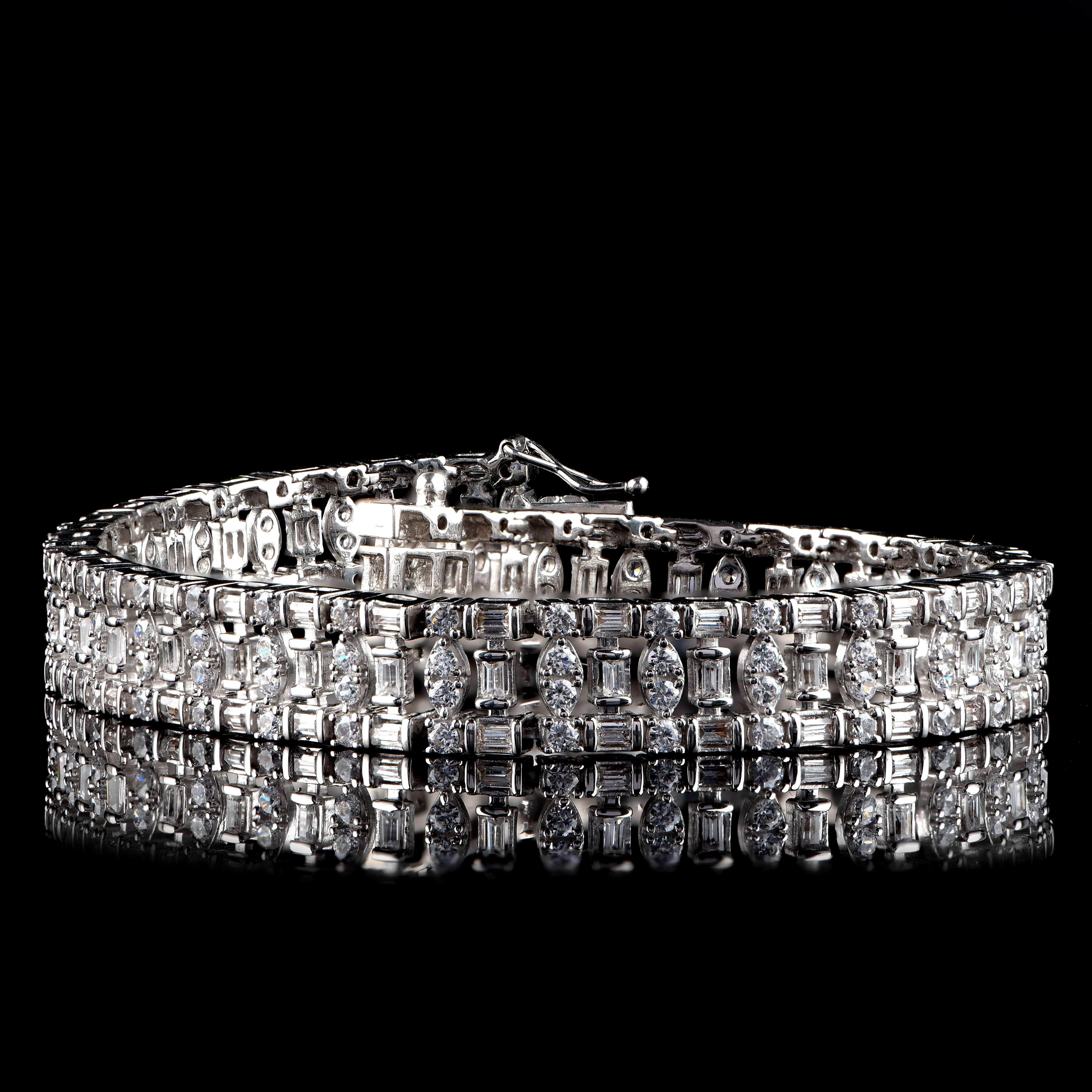Mixed Cut TJD 5.0 Carat Natural Round & Baguette Diamond 18KT White Gold Bracelet For Sale