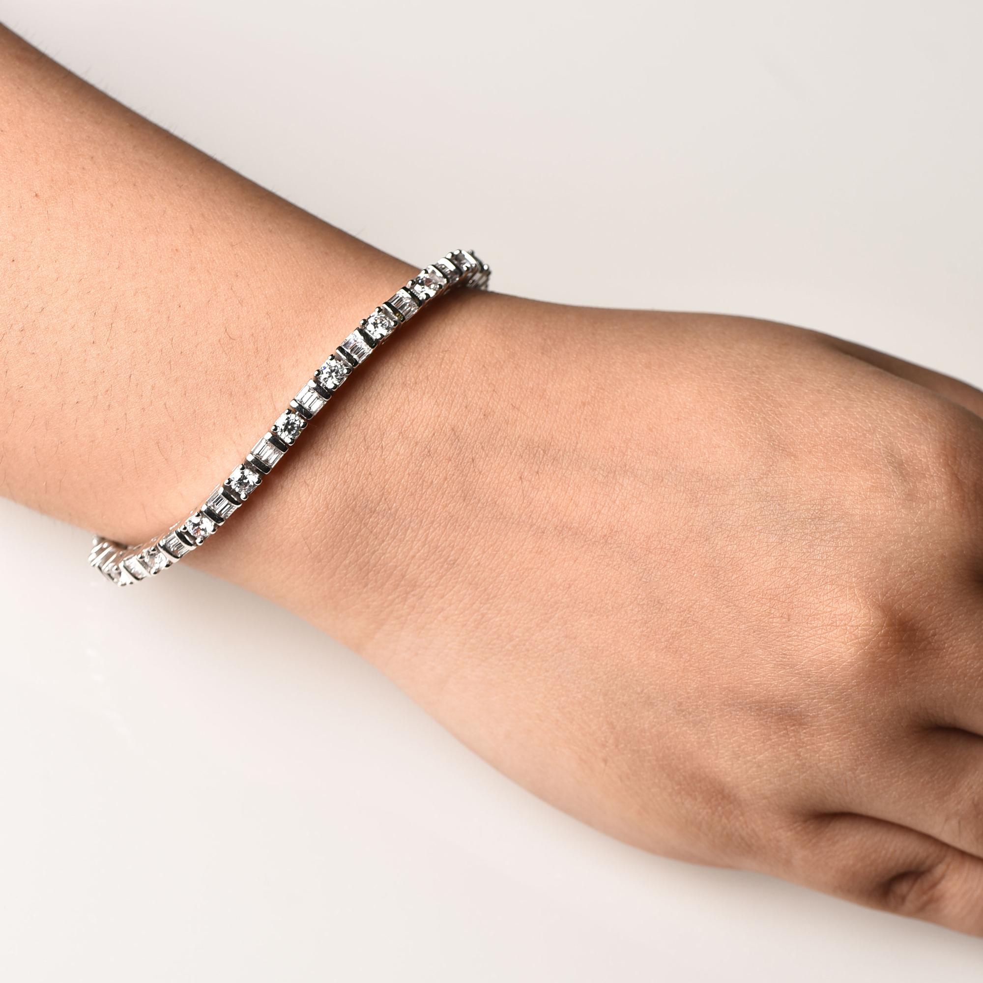 TJD 5.0 Carat Round & Baguette Alternate Diamond 14K White Gold Tennis Bracelet In New Condition For Sale In New York, NY