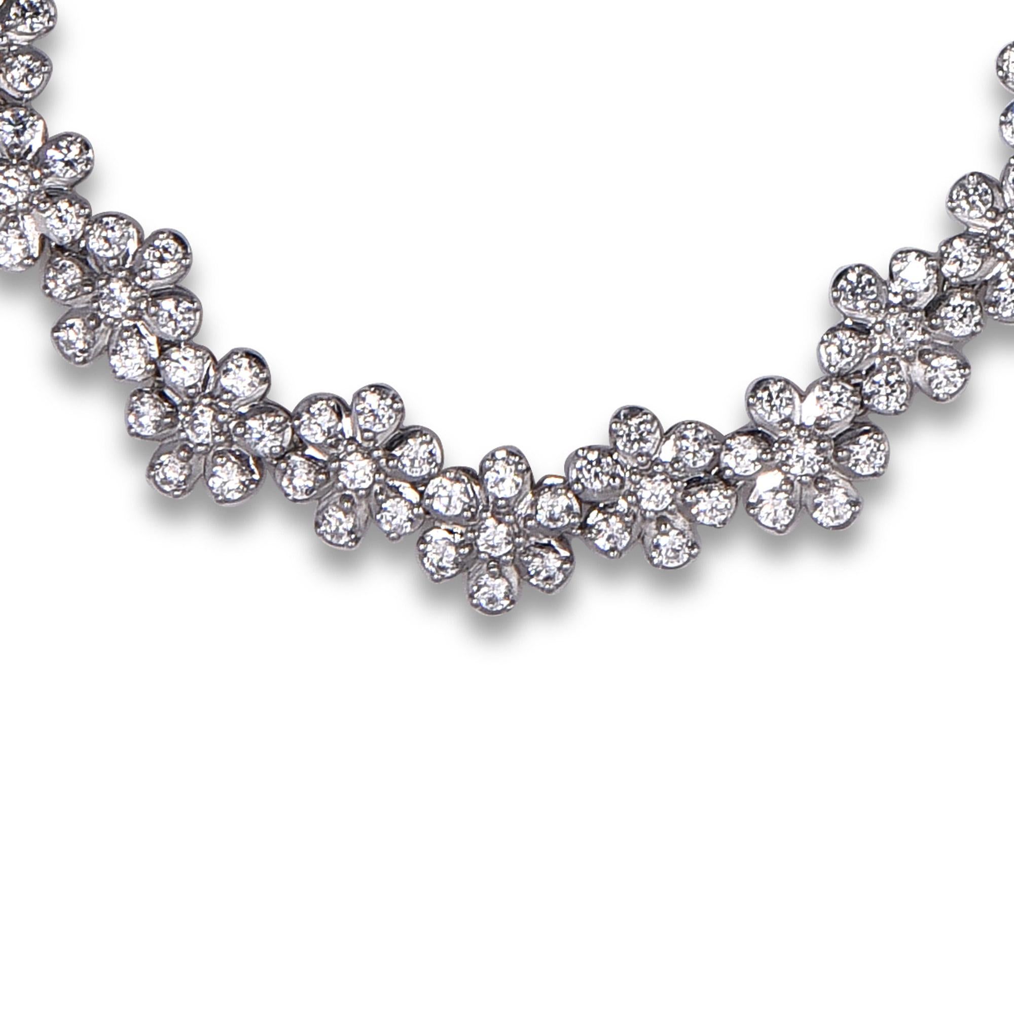 Moderne TJD Collier de mode en or blanc 18 carats à diamants de 5,0 carats à taille ronde et brillante en vente
