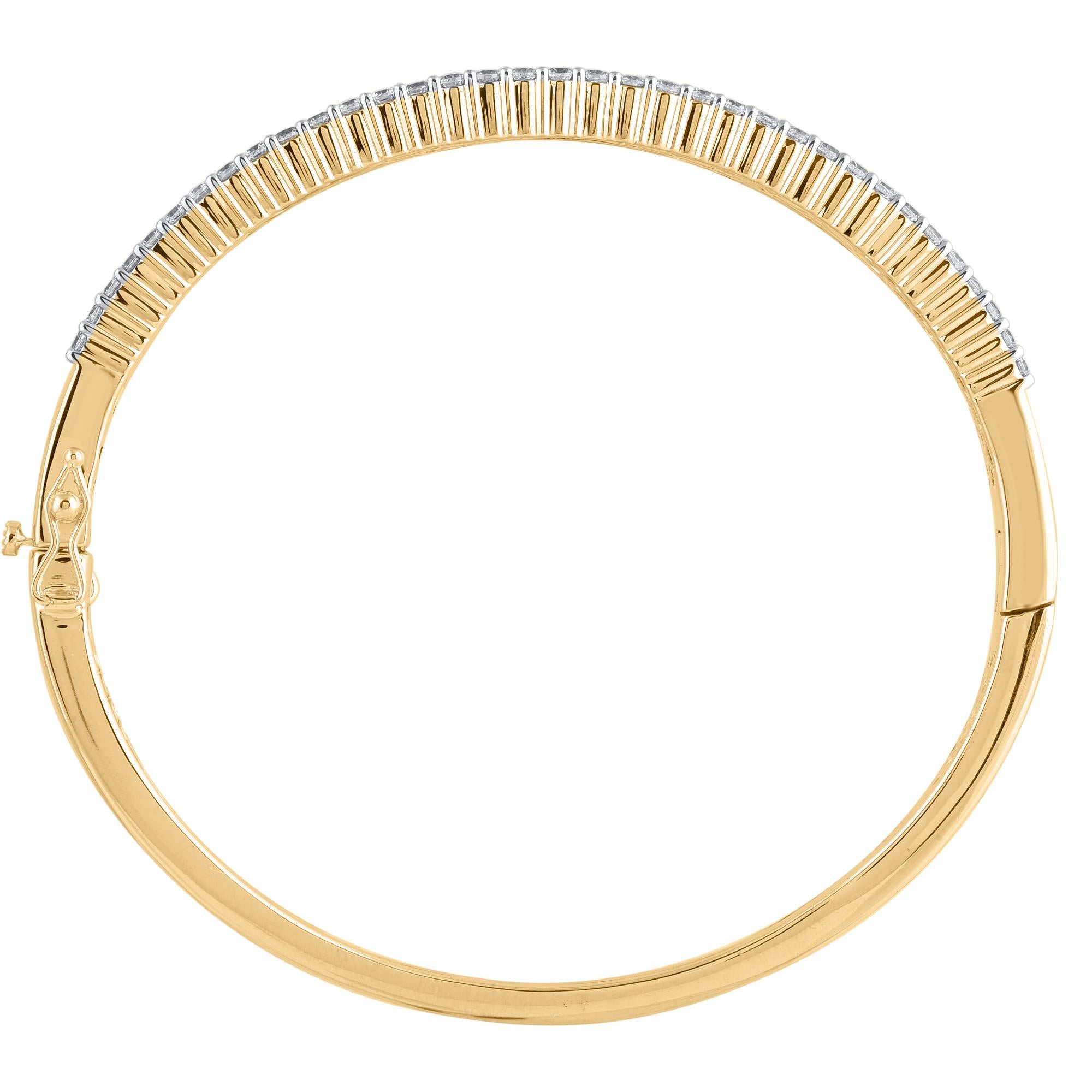 Modern TJD 5.0 Ct Natural Round & Baguette Diamond Bangle Bracelet in 14KT Yellow Gold For Sale