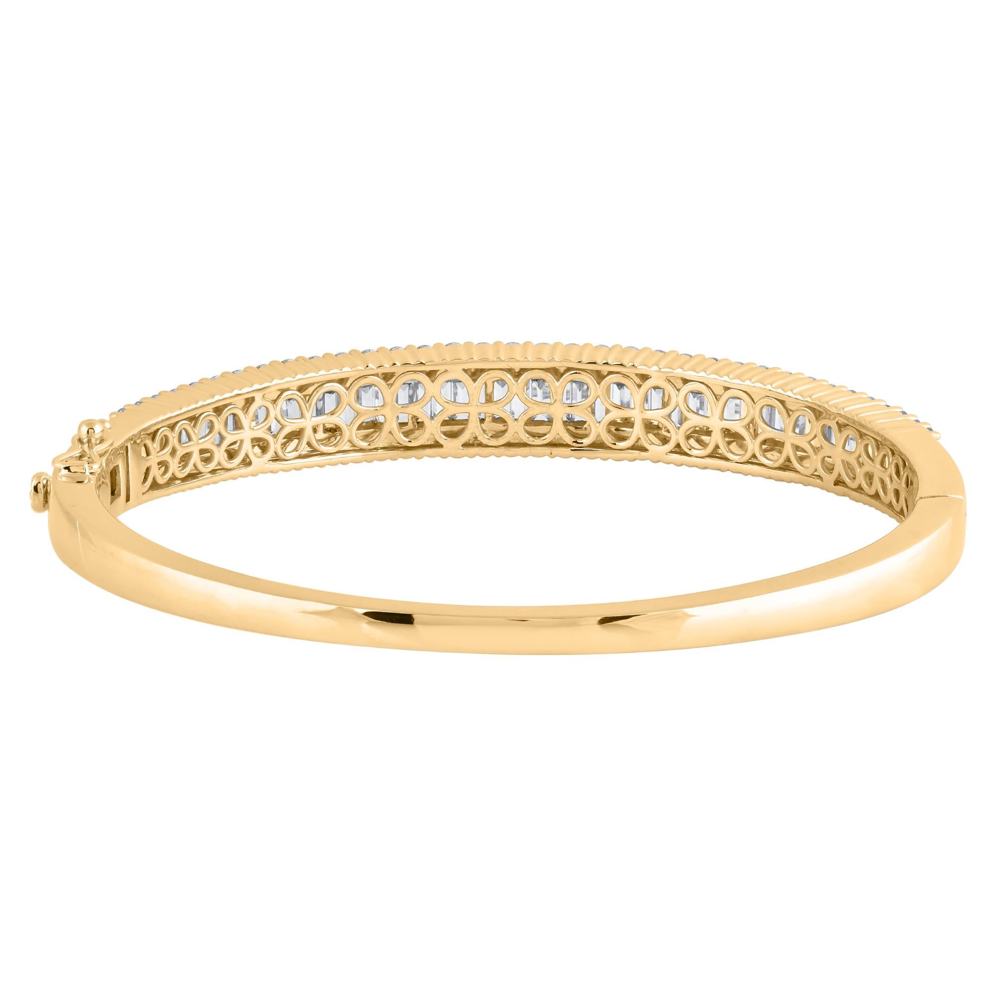 Taille baguette TJD Bracelet jonc en or jaune 18 carats avec diamants naturels ronds et baguettes de 5,0 carats en vente